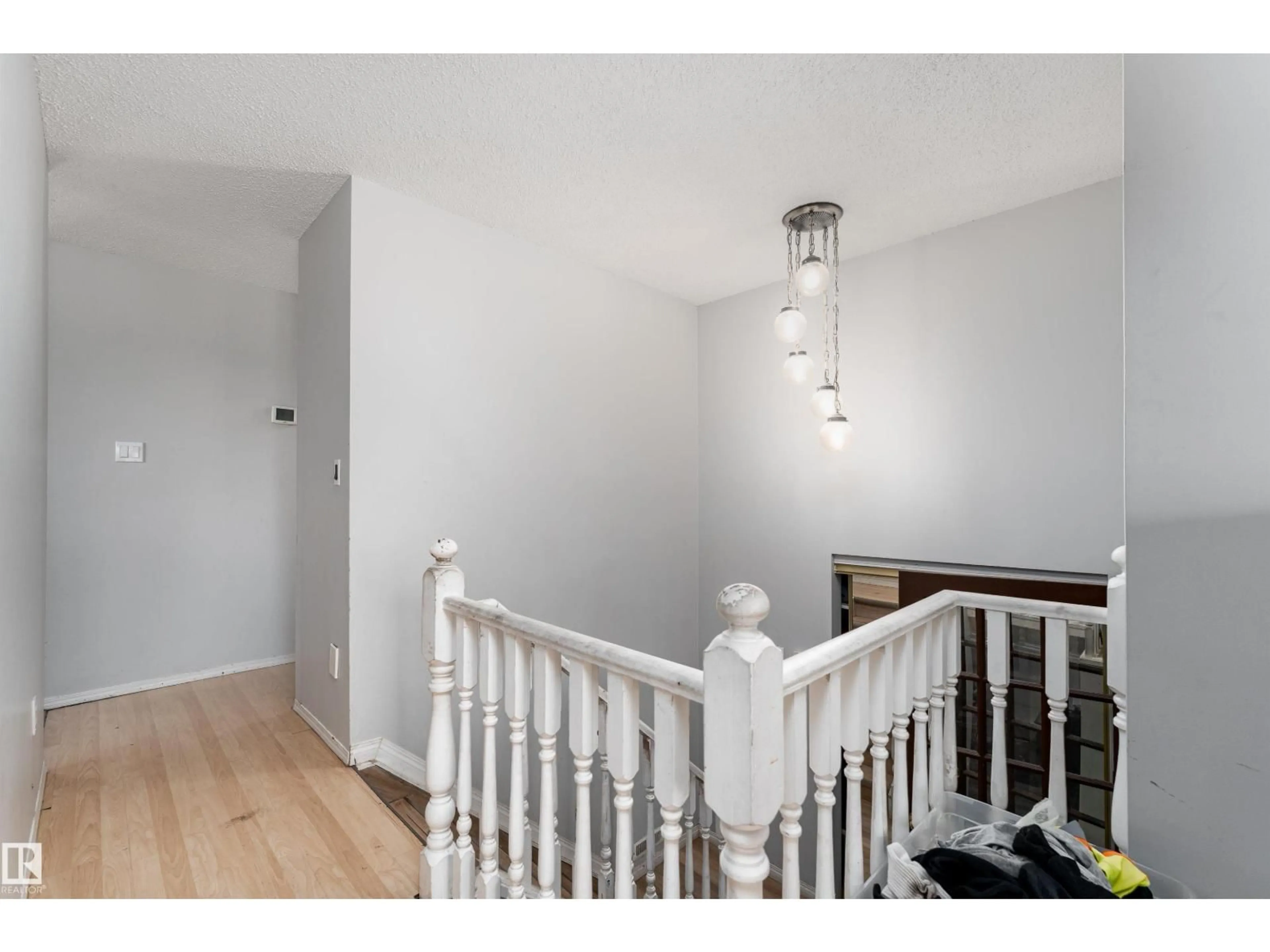 Unknown for NW - 1131 35A ST, Edmonton Alberta T6L2L4