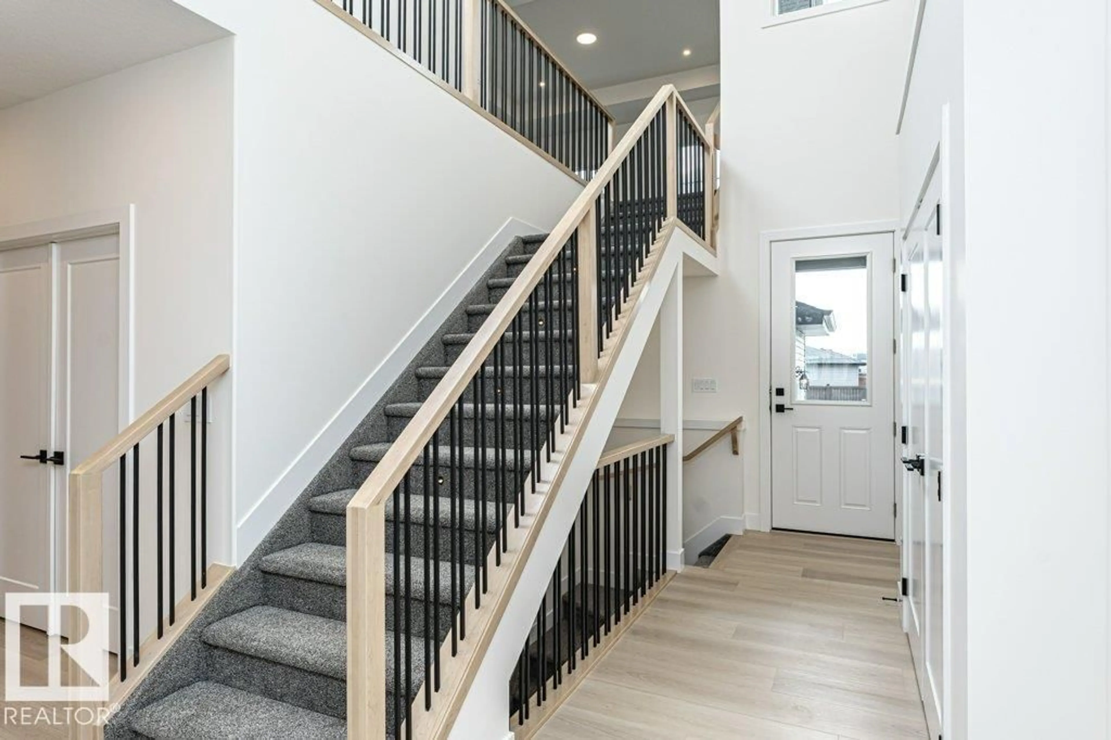 Stairs for 5 PATRIOT WY, Spruce Grove Alberta T7X2W6