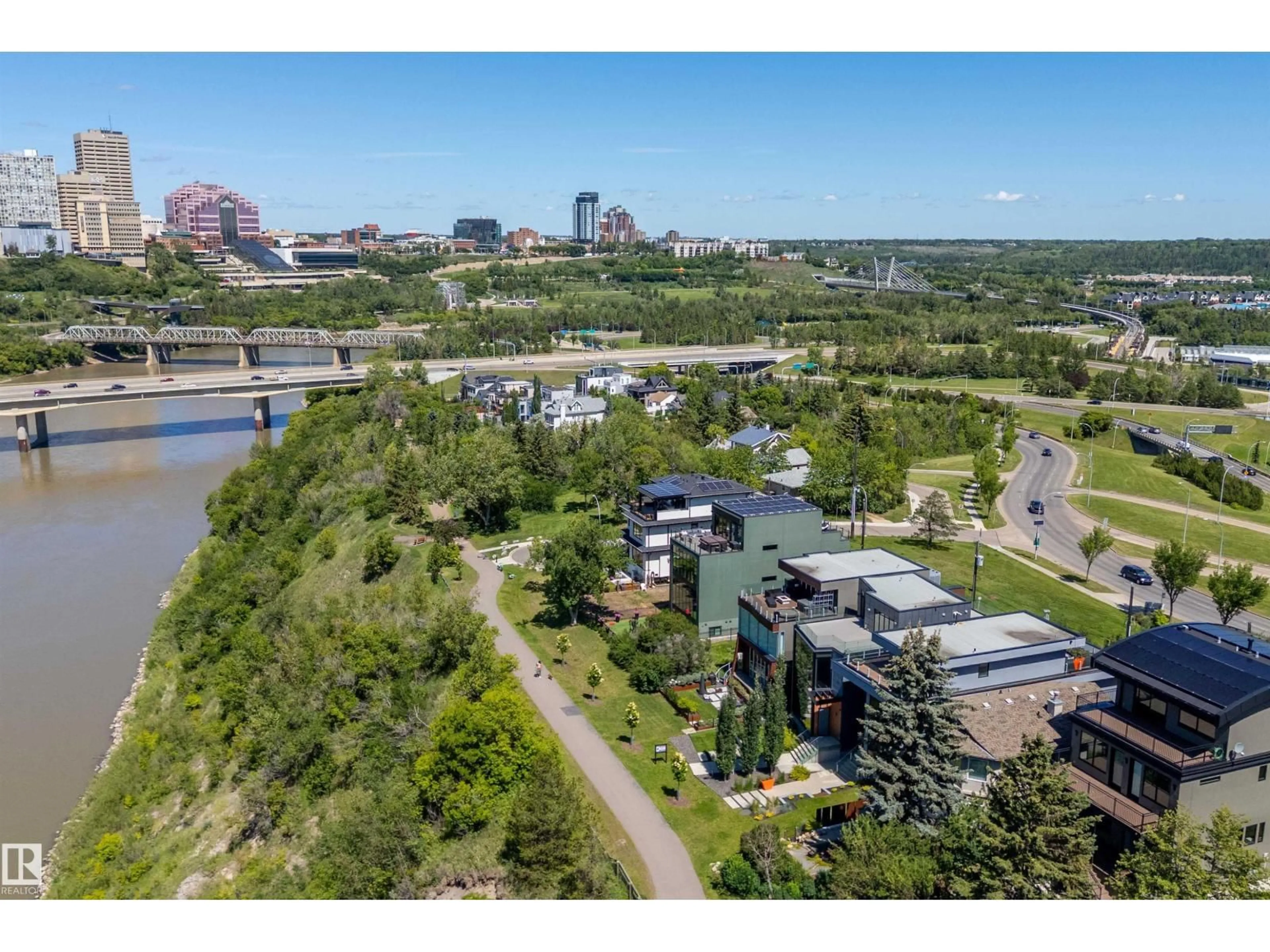 A pic from outside/outdoor area/front of a property/back of a property/a pic from drone, water/lake/river/ocean view for NW - 9509 99B ST, Edmonton Alberta T6E3X1