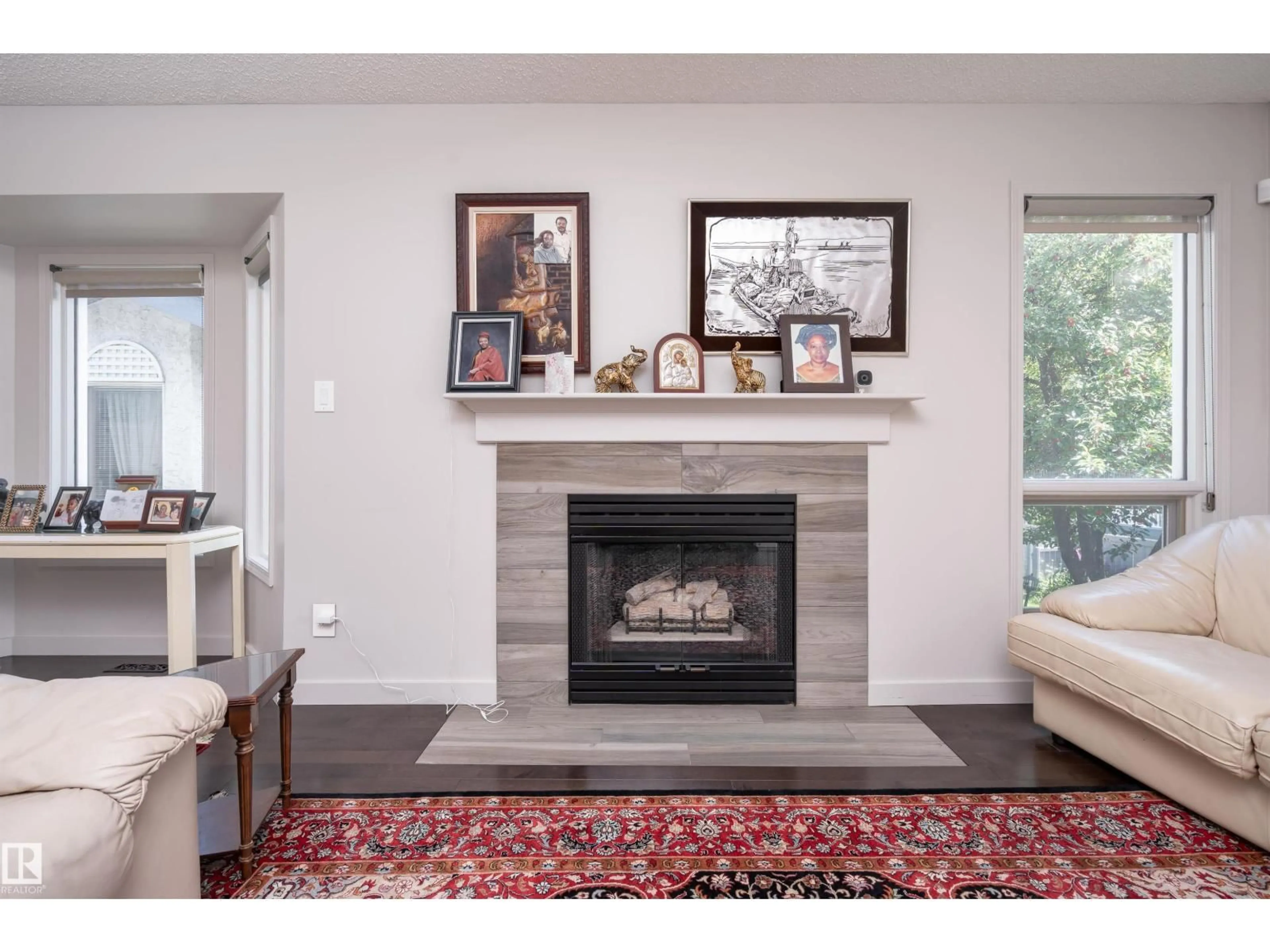 Living room with furniture, unknown for 174 OEMING RD, Edmonton Alberta T6R2G2