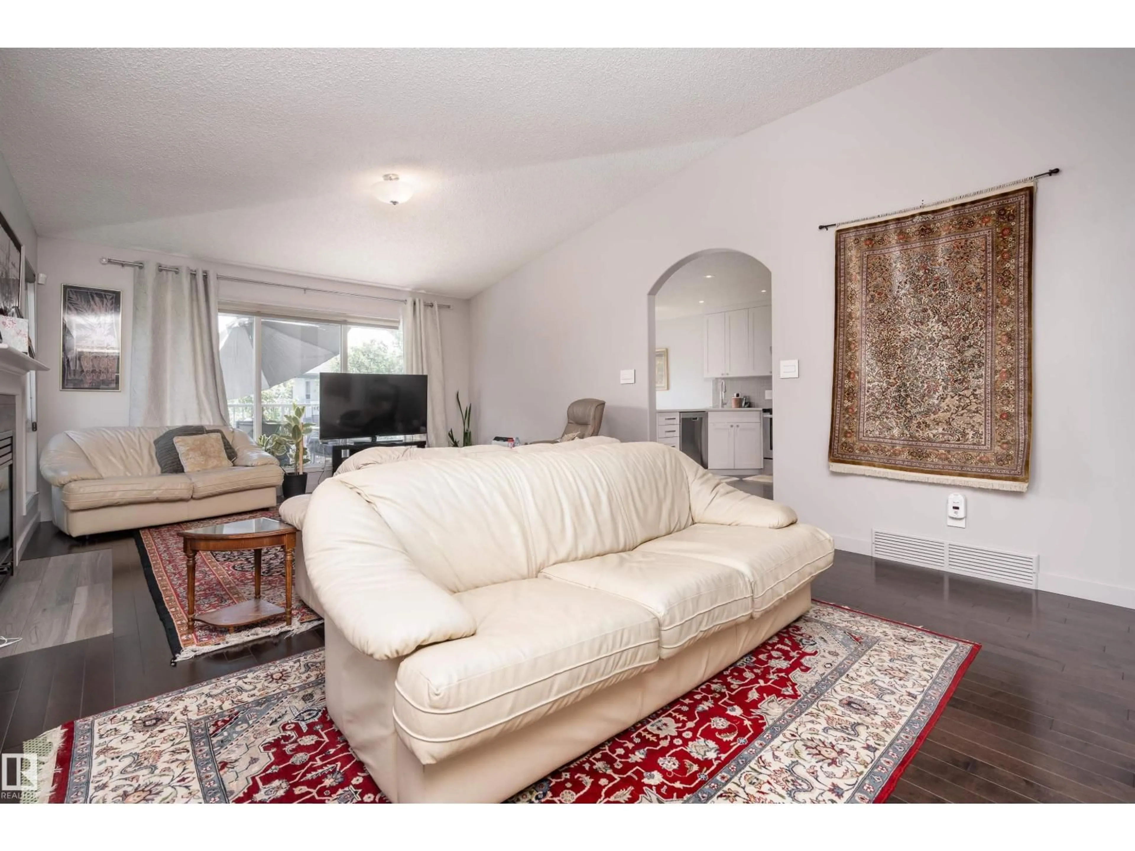 Living room with furniture, unknown for 174 OEMING RD, Edmonton Alberta T6R2G2