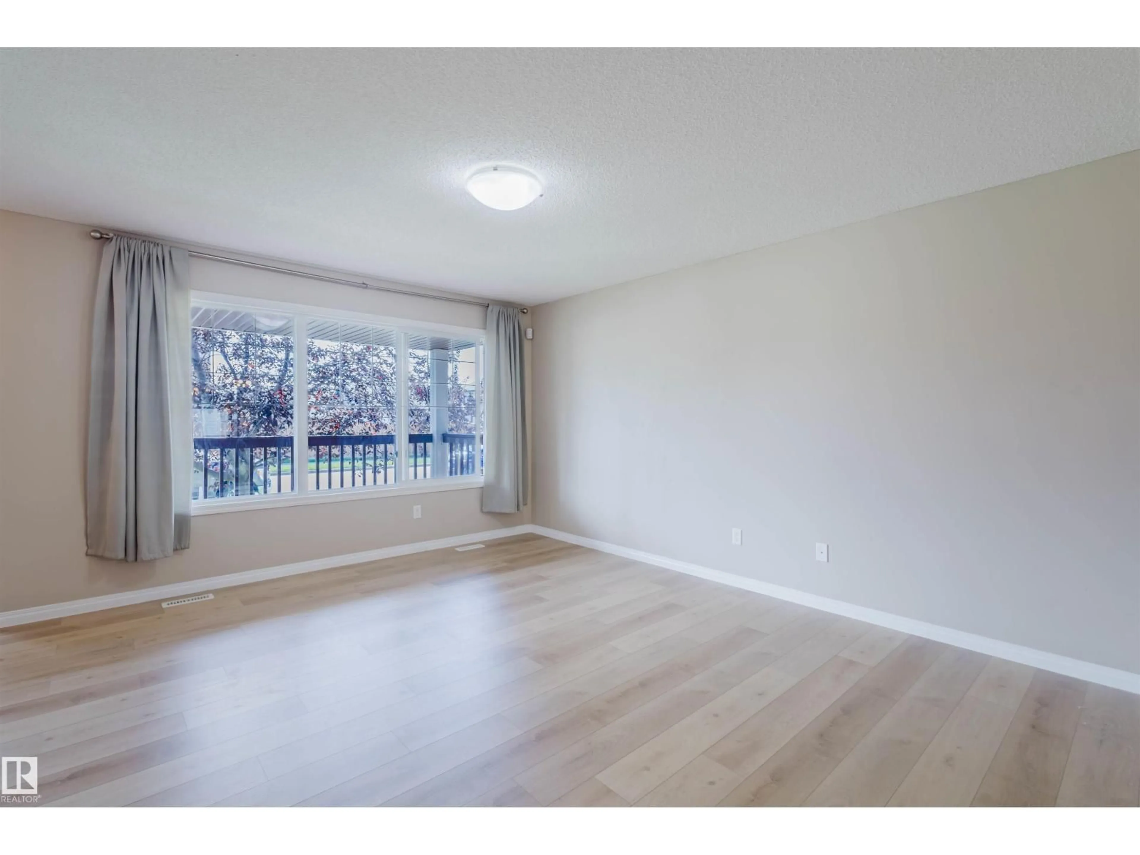 A pic of a room for 9235 SCOTT LN, Edmonton Alberta T6R0E6