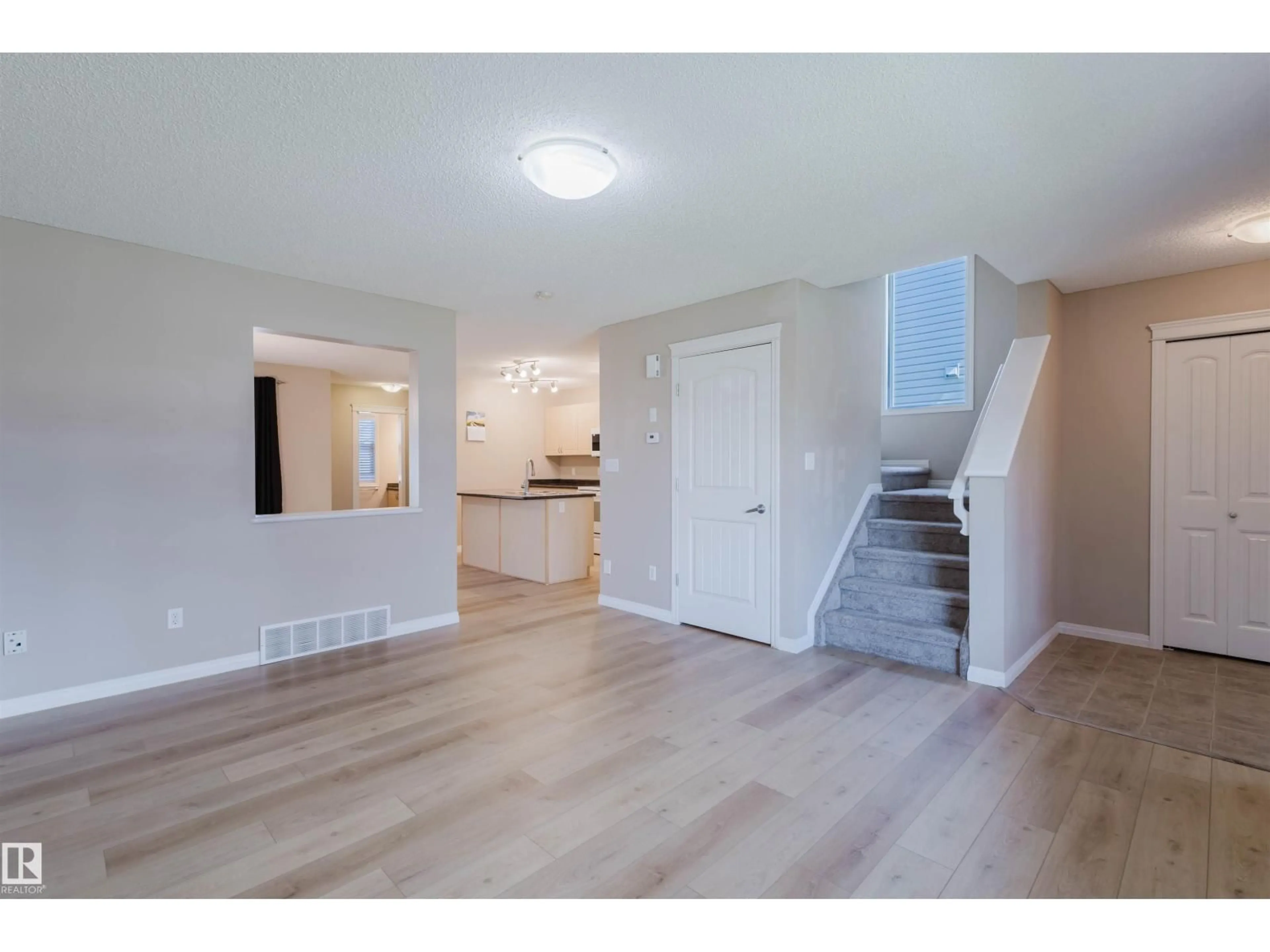 Unknown for 9235 SCOTT LN, Edmonton Alberta T6R0E6
