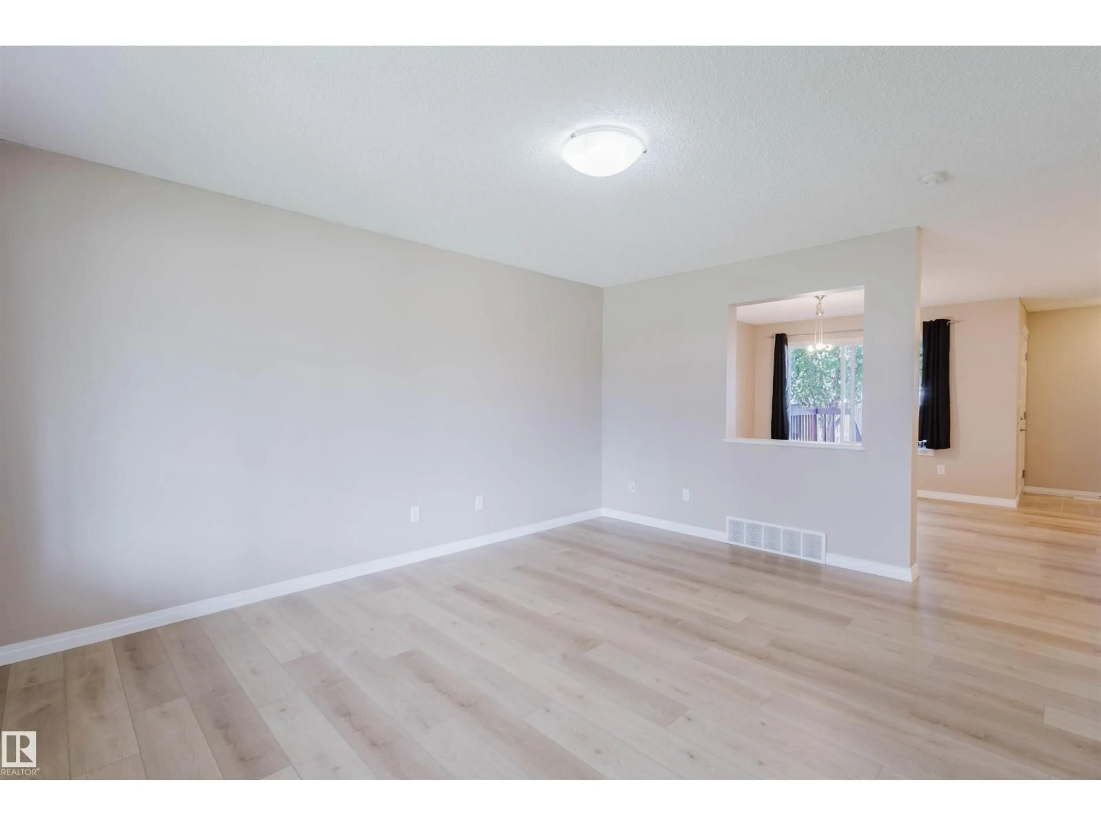 A pic of a room for 9235 SCOTT LN, Edmonton Alberta T6R0E6