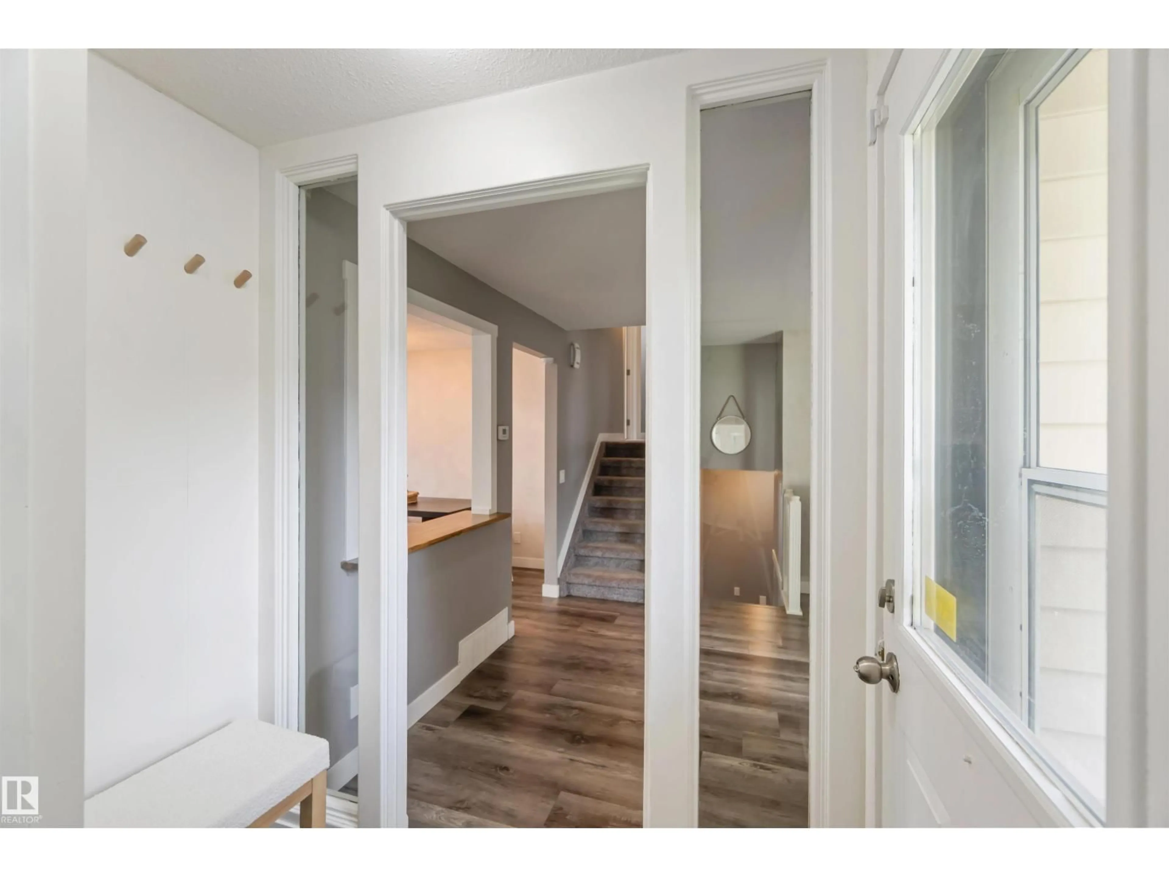 Indoor entryway for 33 VENTNOR PL, Sherwood Park Alberta T8A4W8