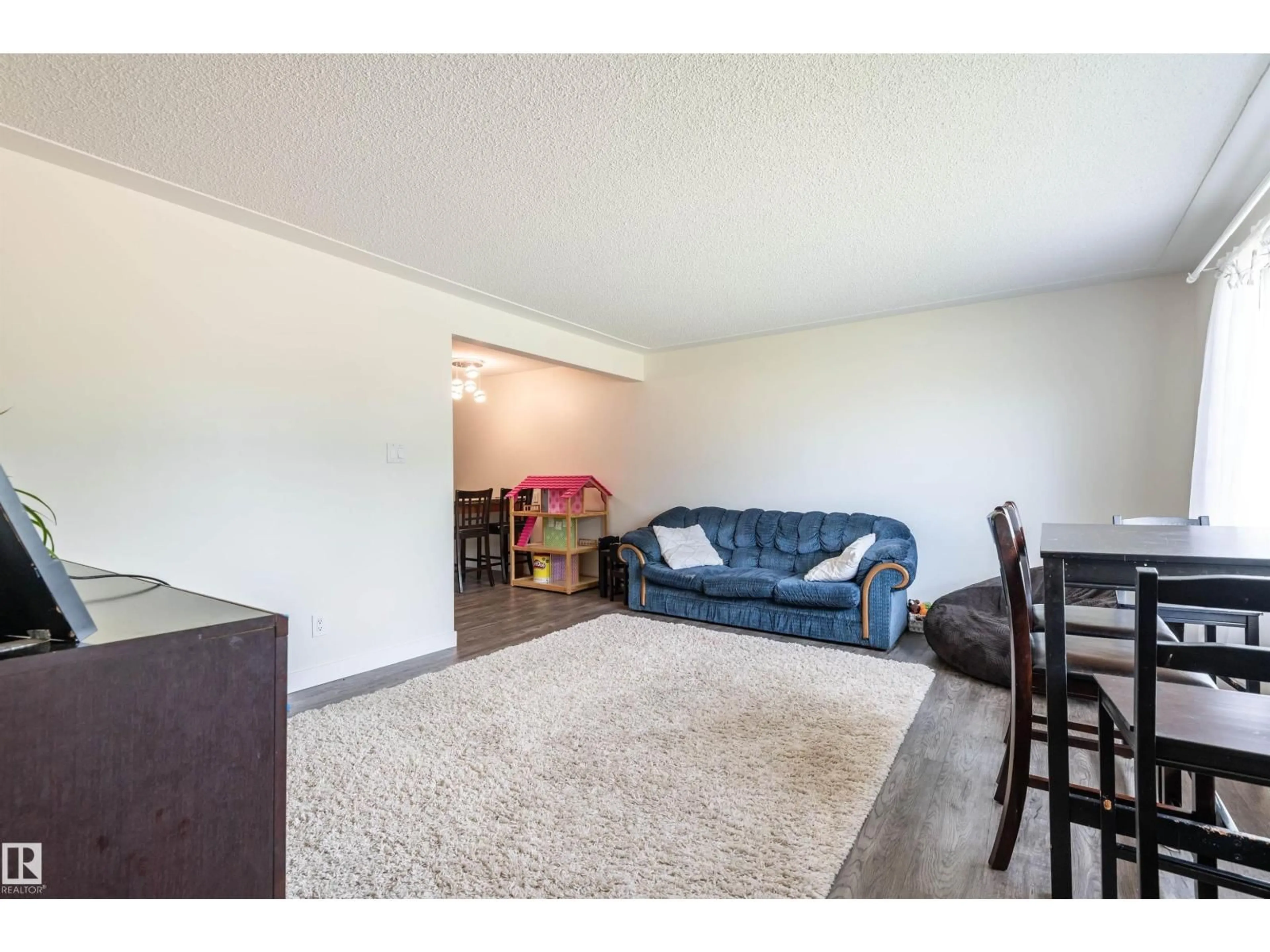 A pic of a room for NW - 7229 83 AV, Edmonton Alberta T6B0G7