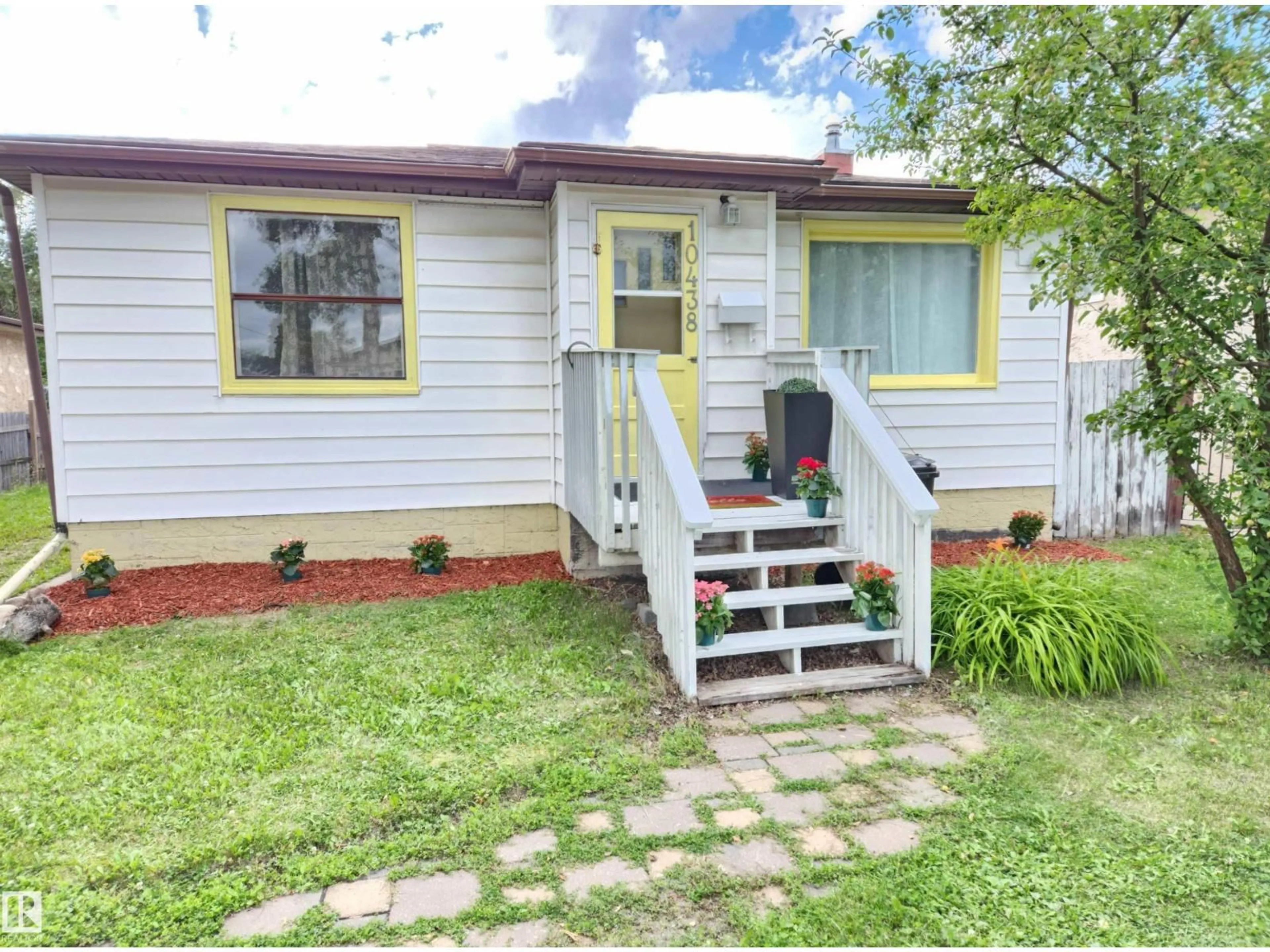 Unknown for 10438 155 ST, Edmonton Alberta T5P2M3