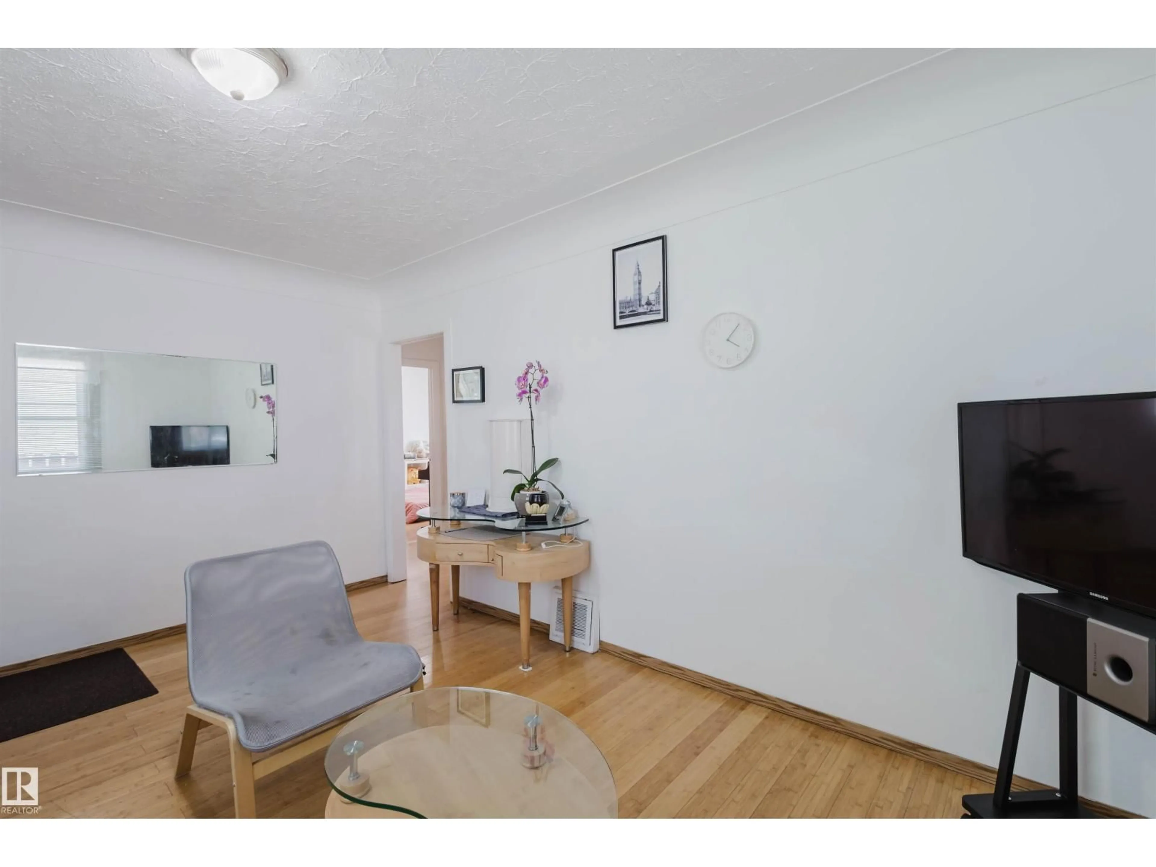 A pic of a room for 10438 155 ST, Edmonton Alberta T5P2M3