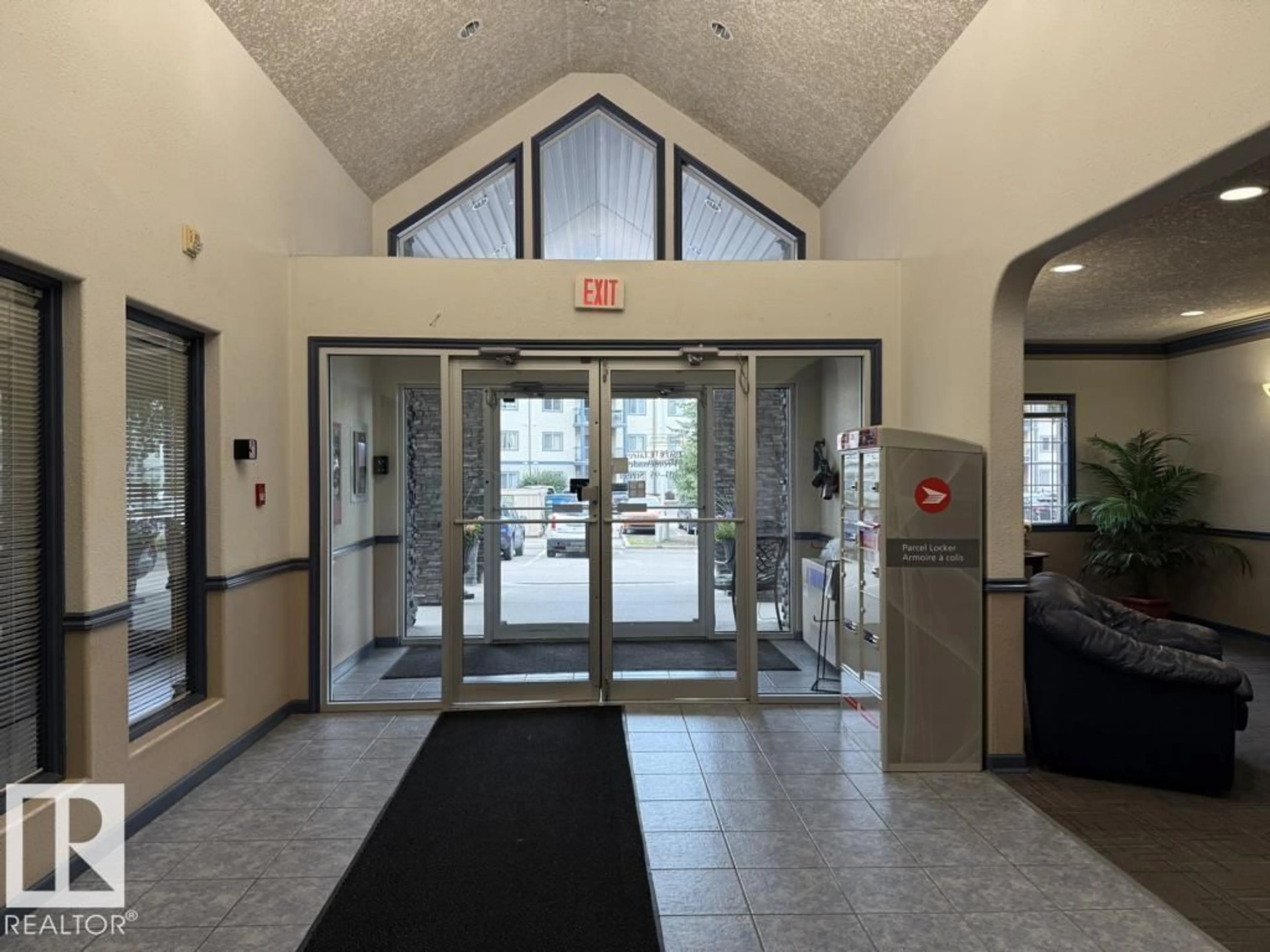 Indoor foyer for 316 16303 95 STREET NW, Edmonton Alberta T5Z3V1