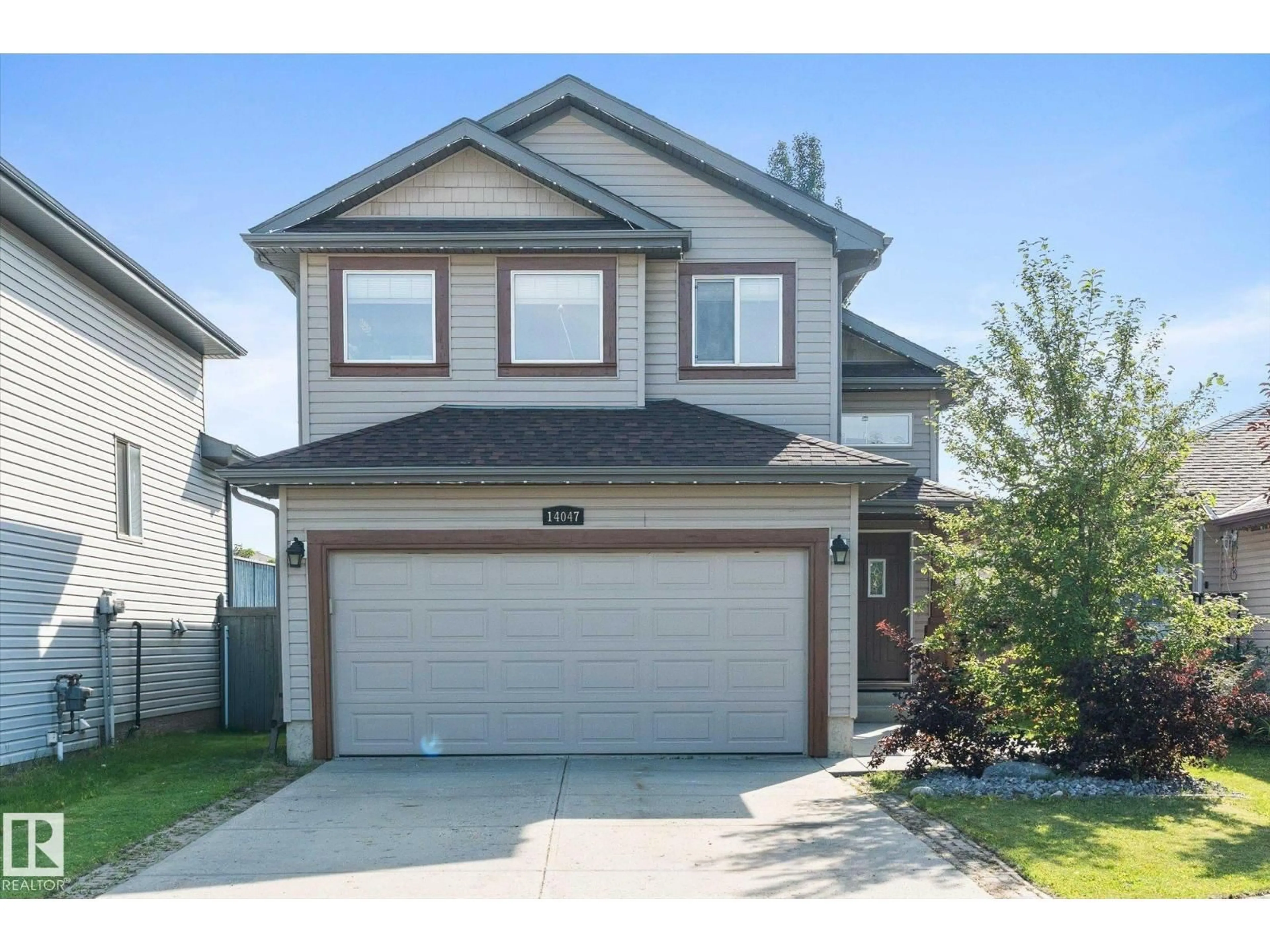 Home with vinyl exterior material, street for NW - 14047 136 ST, Edmonton Alberta T6V1W8