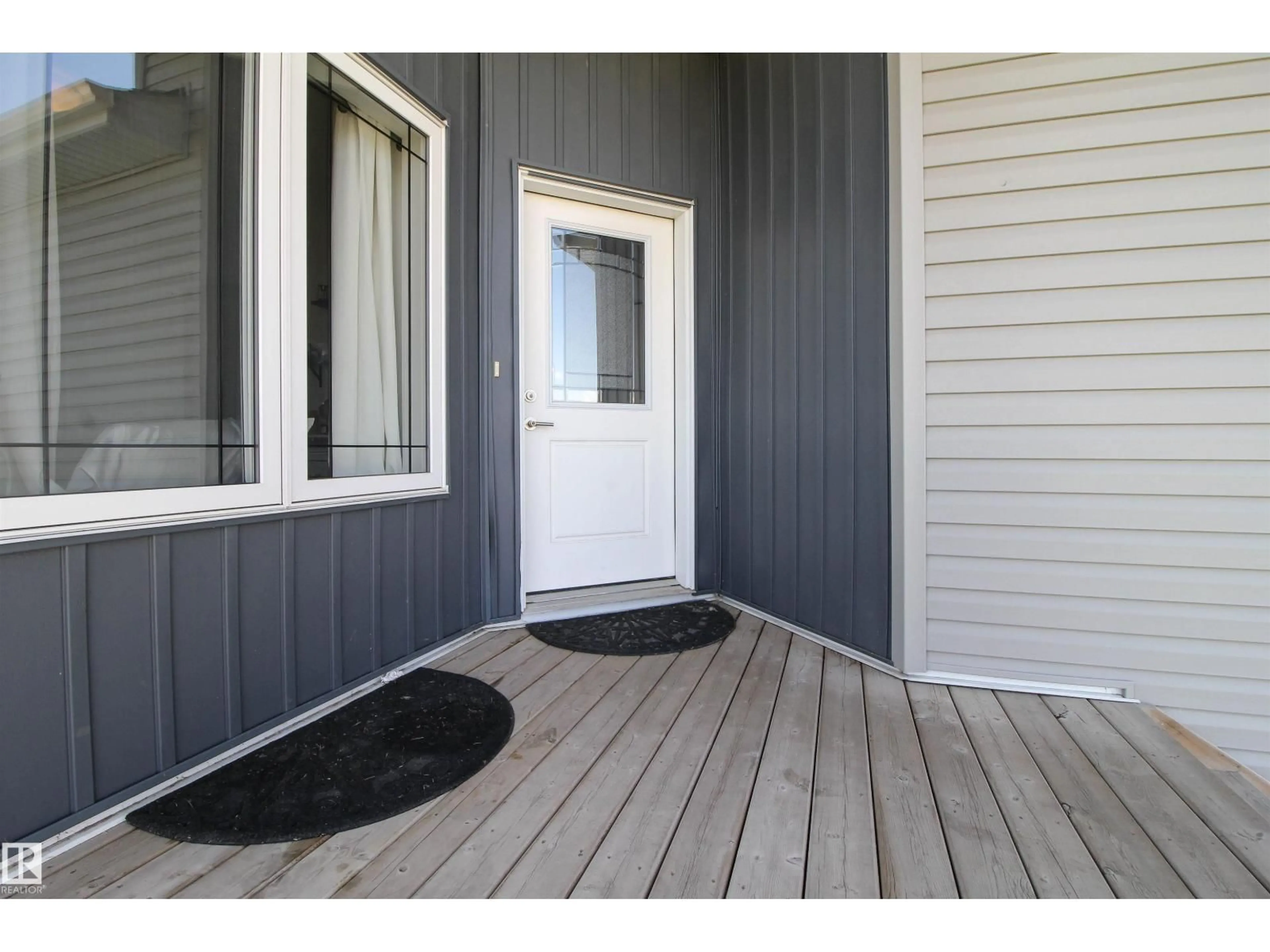 Indoor entryway for 42 SUN MEADOWS CL, Stony Plain Alberta T7Z0K1