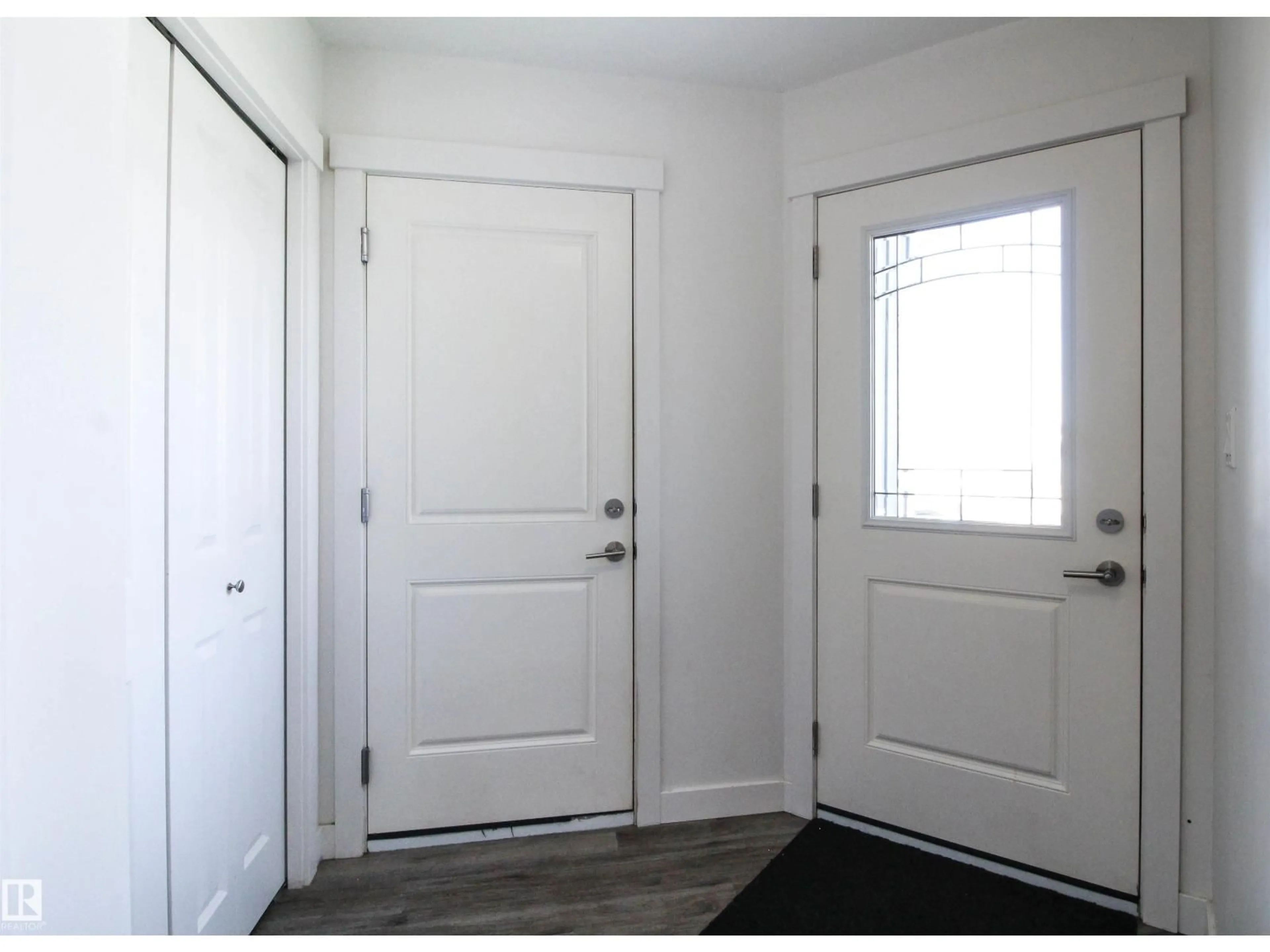 Indoor entryway for 42 SUN MEADOWS CL, Stony Plain Alberta T7Z0K1