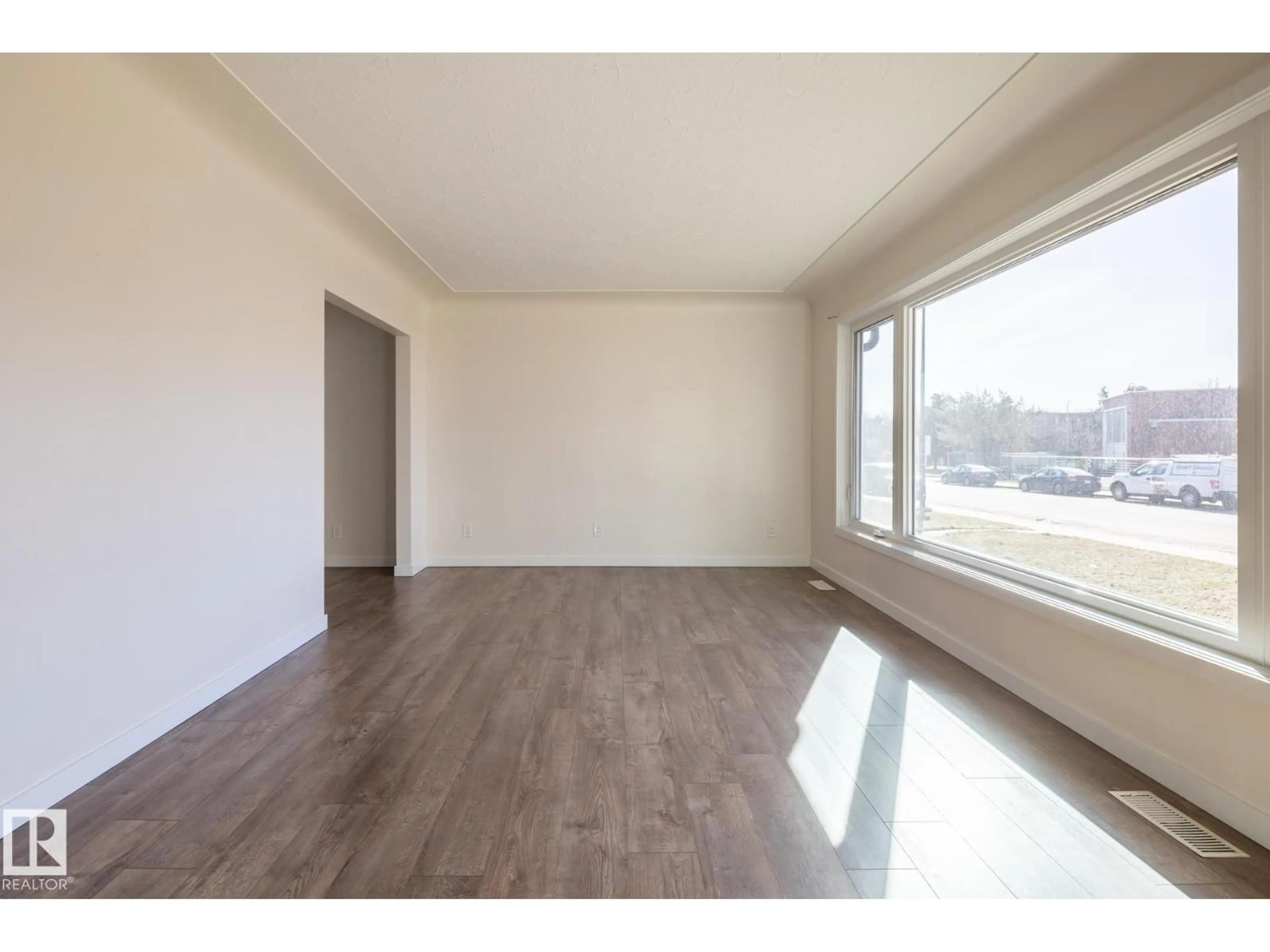 A pic of a room for 13236 115 AV, Edmonton Alberta T5M3A6