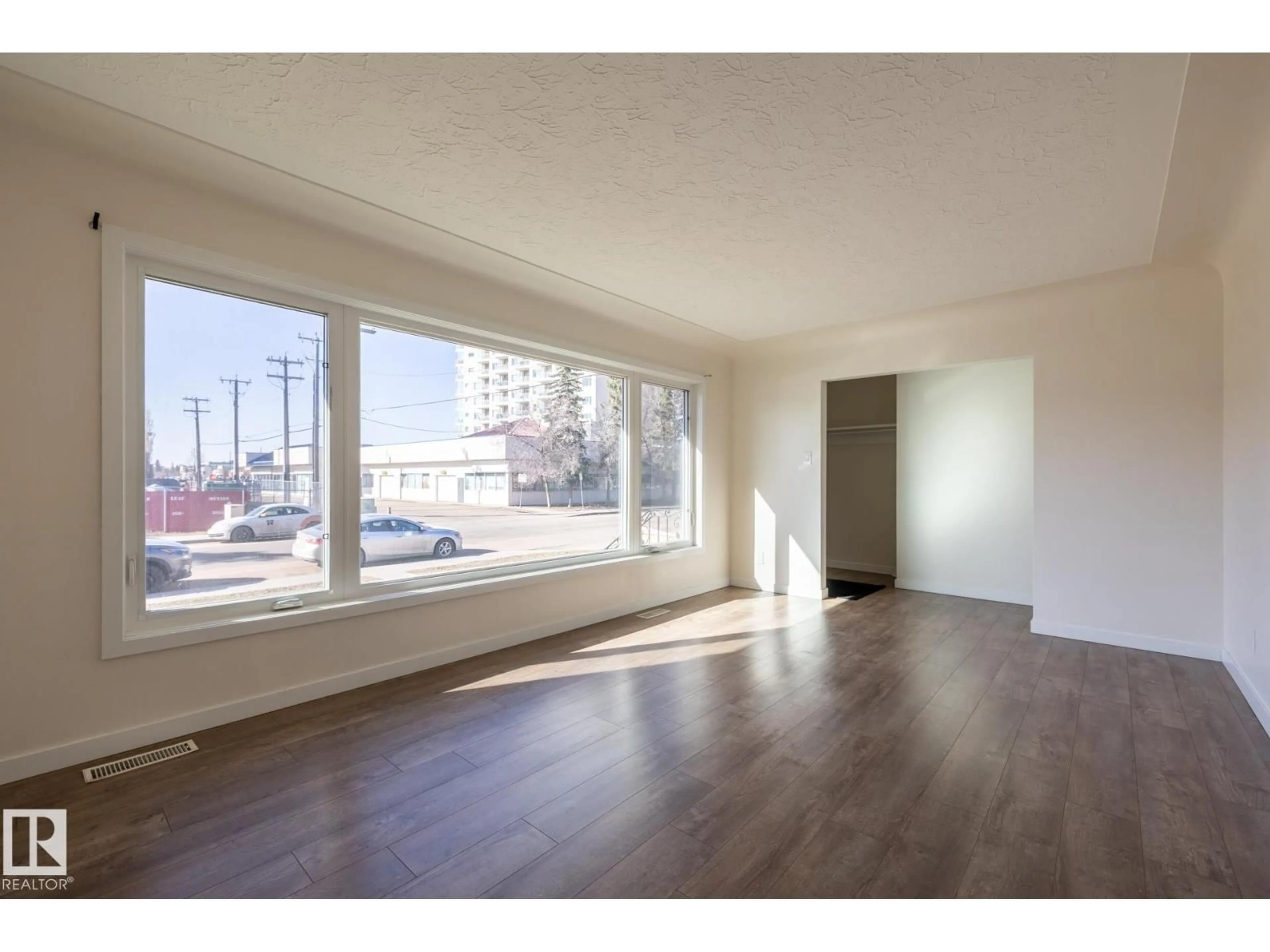 A pic of a room for 13236 115 AV, Edmonton Alberta T5M3A6