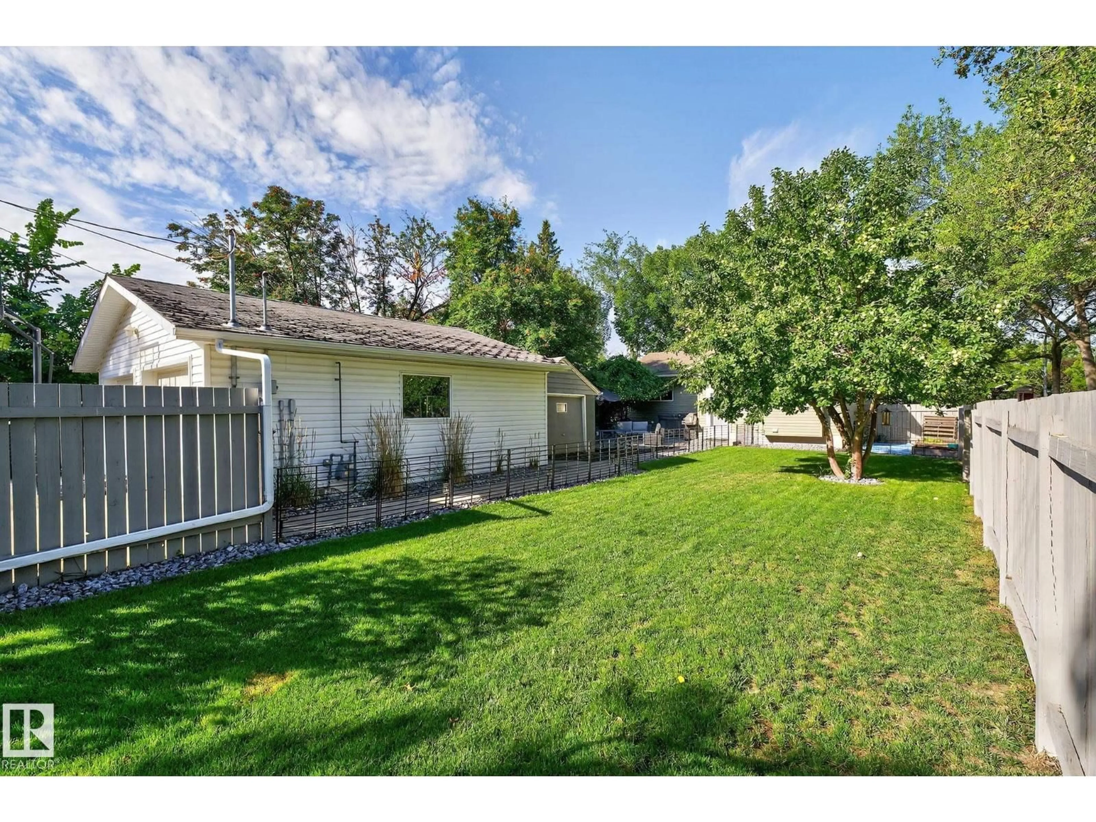 Unknown for 9263 77 ST, Edmonton Alberta T6C2M2