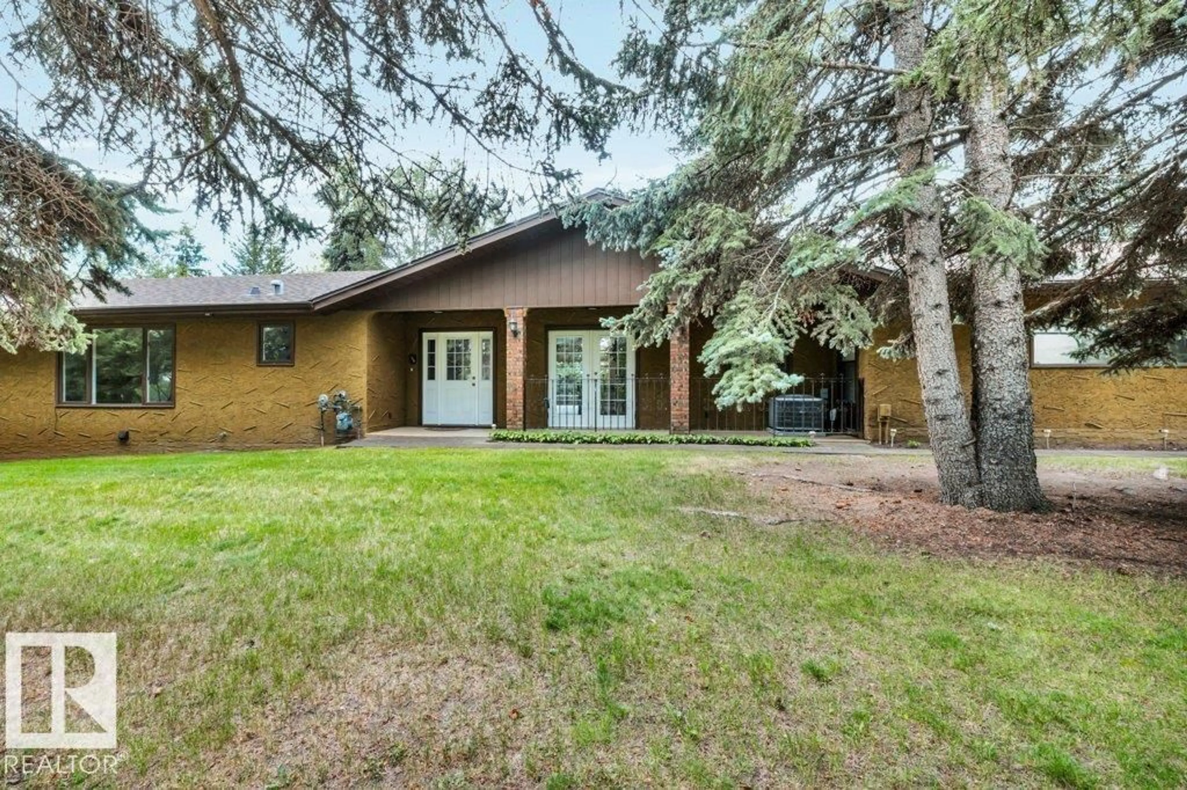 Patio, unknown for 1209 HWY 16, Rural Parkland County Alberta T7Y2T1