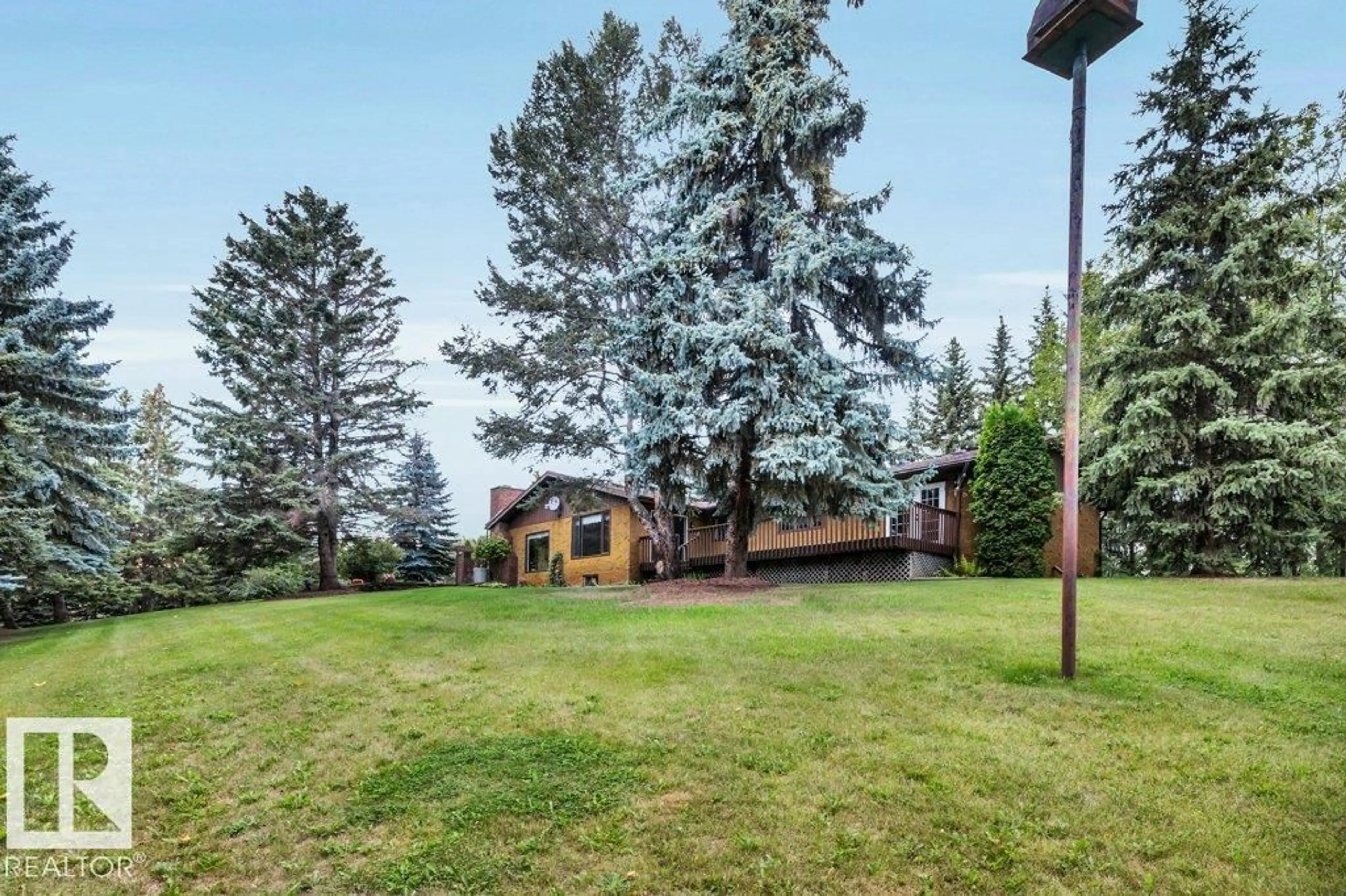 Patio, forest/trees view for 1209 HWY 16, Rural Parkland County Alberta T7Y2T1