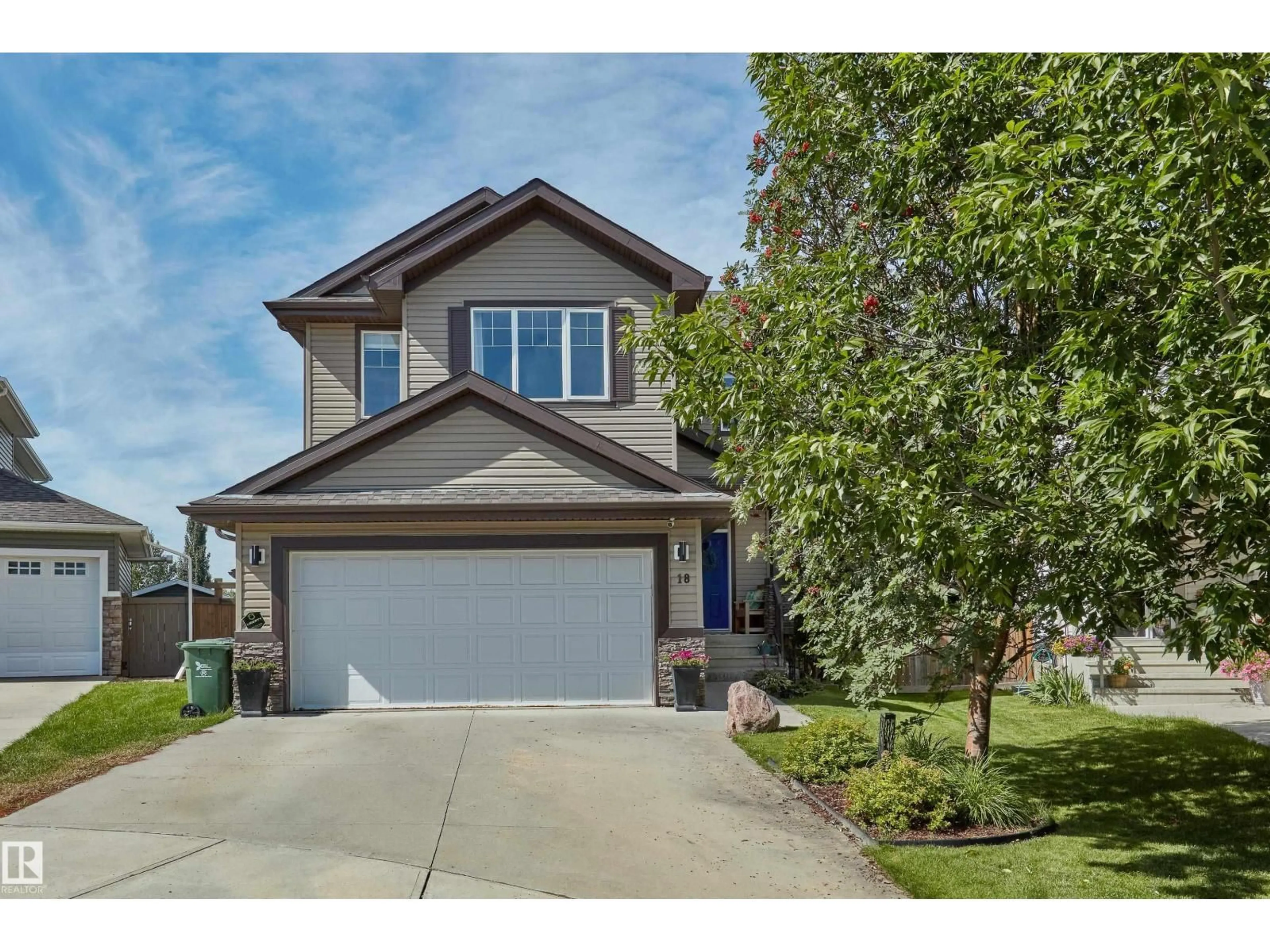 Home with vinyl exterior material, street for 18 BEDARD CO, Beaumont Alberta T4X0E5