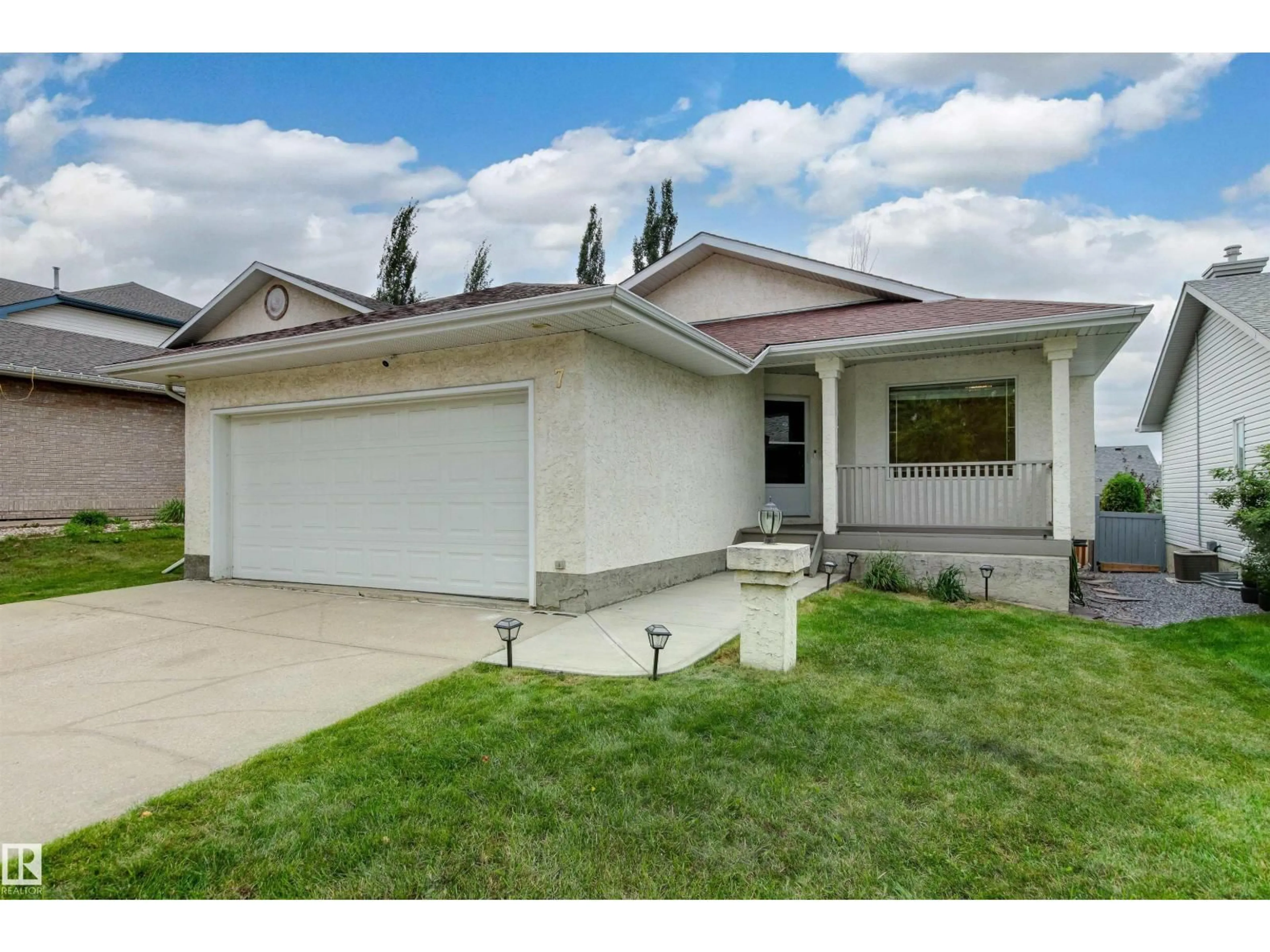 Home with vinyl exterior material, street for 7 HAMPTON CR, St. Albert Alberta T8N6K8