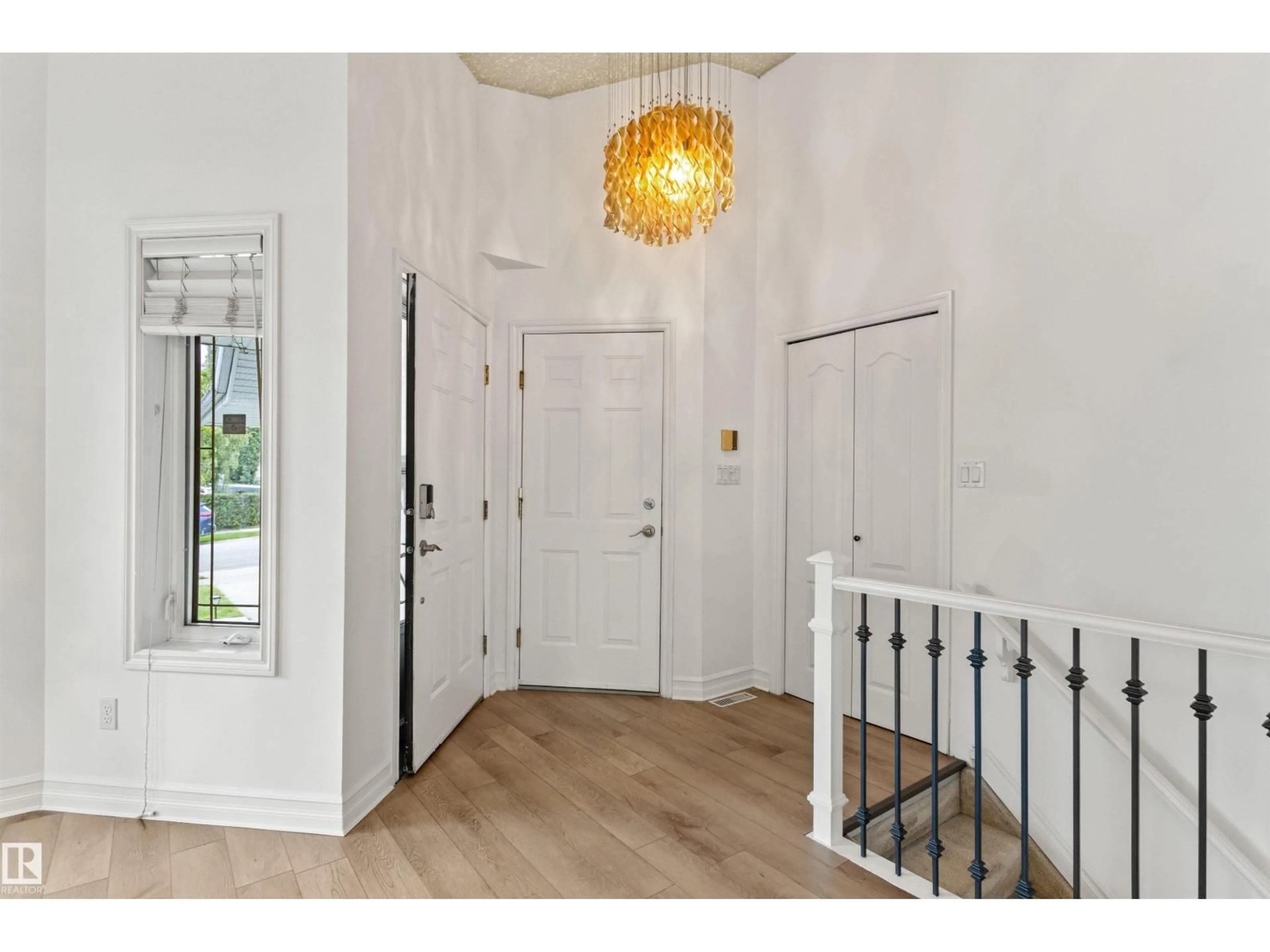 Indoor entryway for 7 HAMPTON CR, St. Albert Alberta T8N6K8