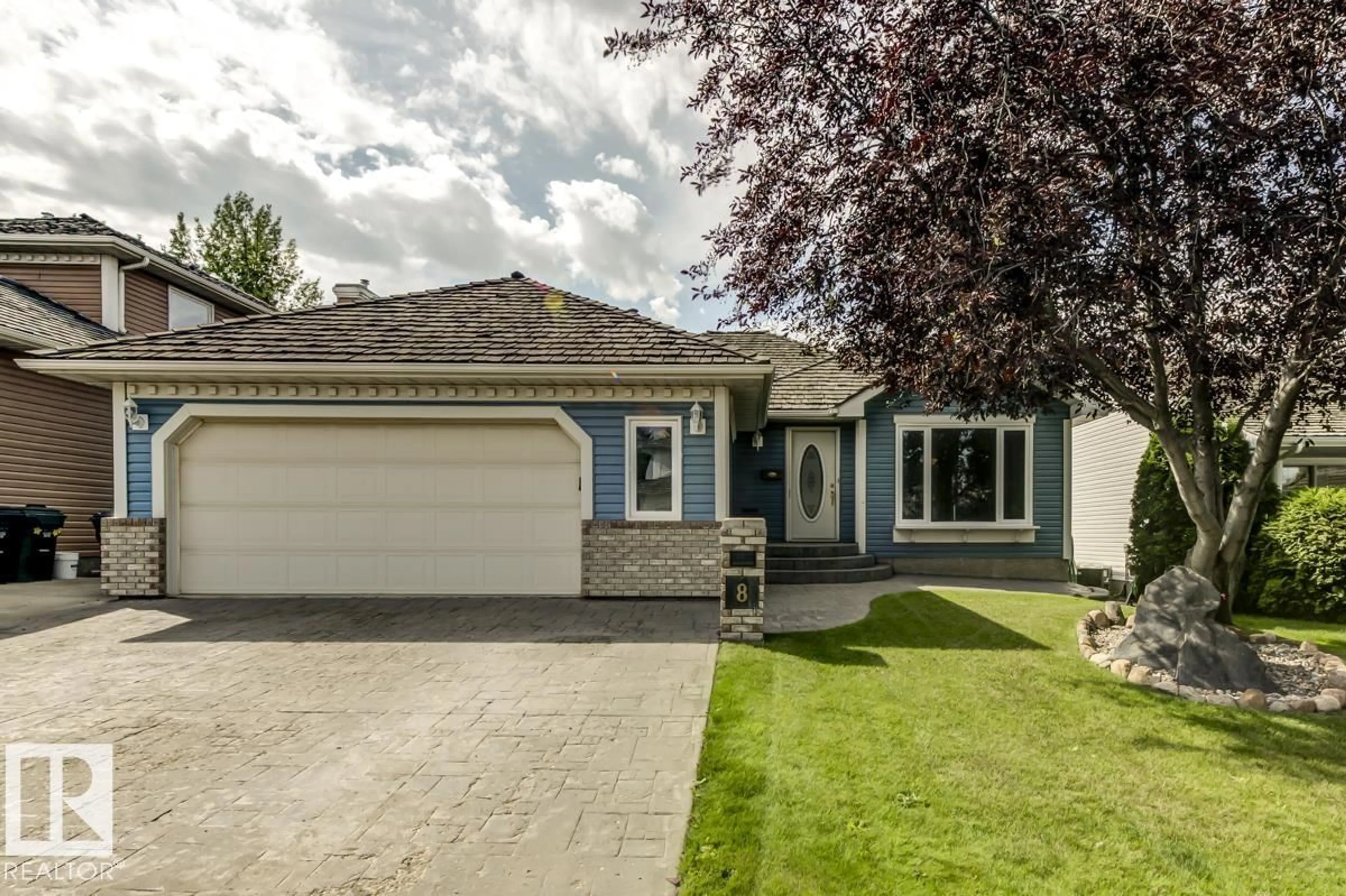 Home with vinyl exterior material, street for 8 REGAL WY, Sherwood Park Alberta T8A5N1