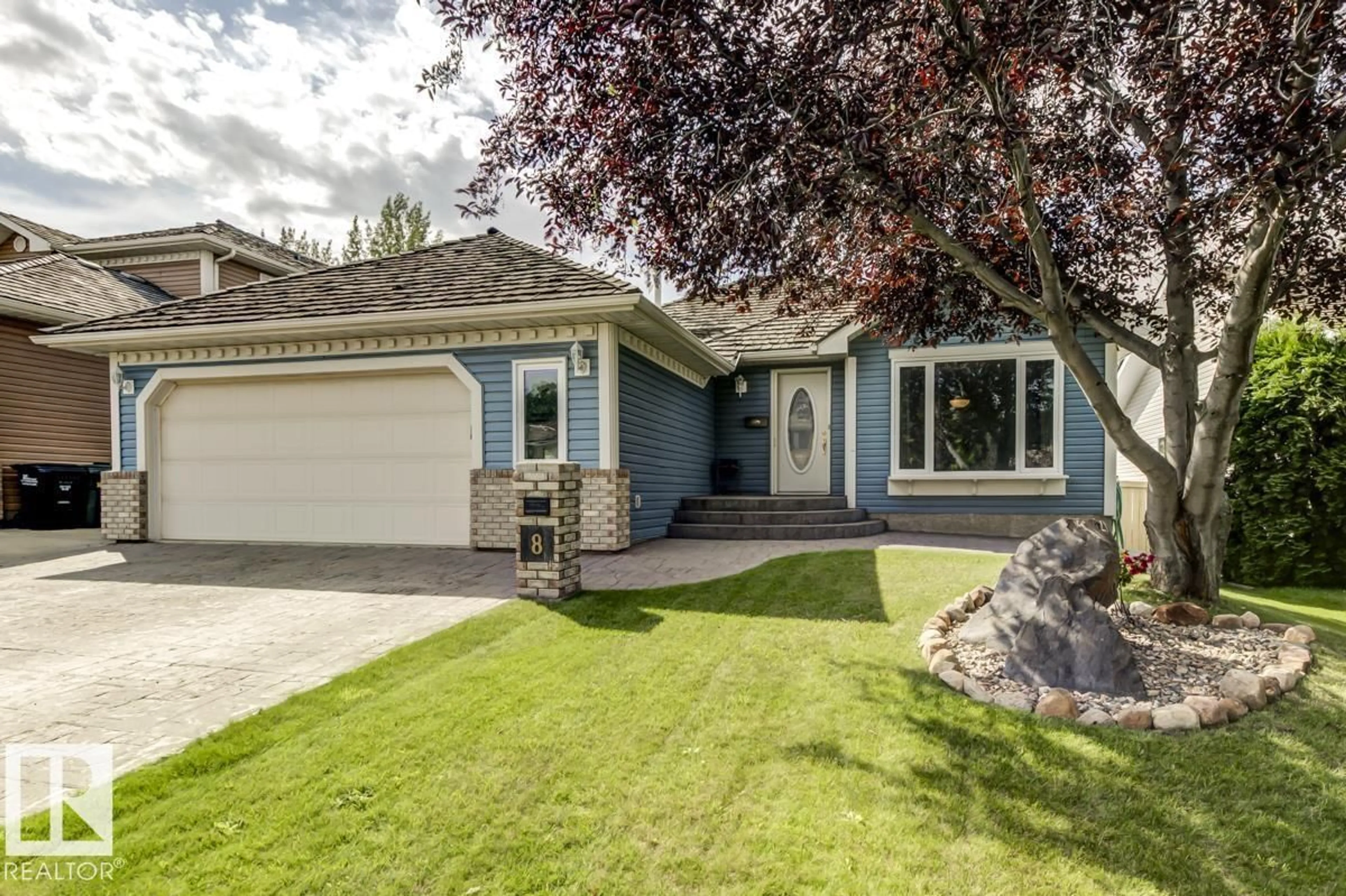 Home with vinyl exterior material, street for 8 REGAL WY, Sherwood Park Alberta T8A5N1