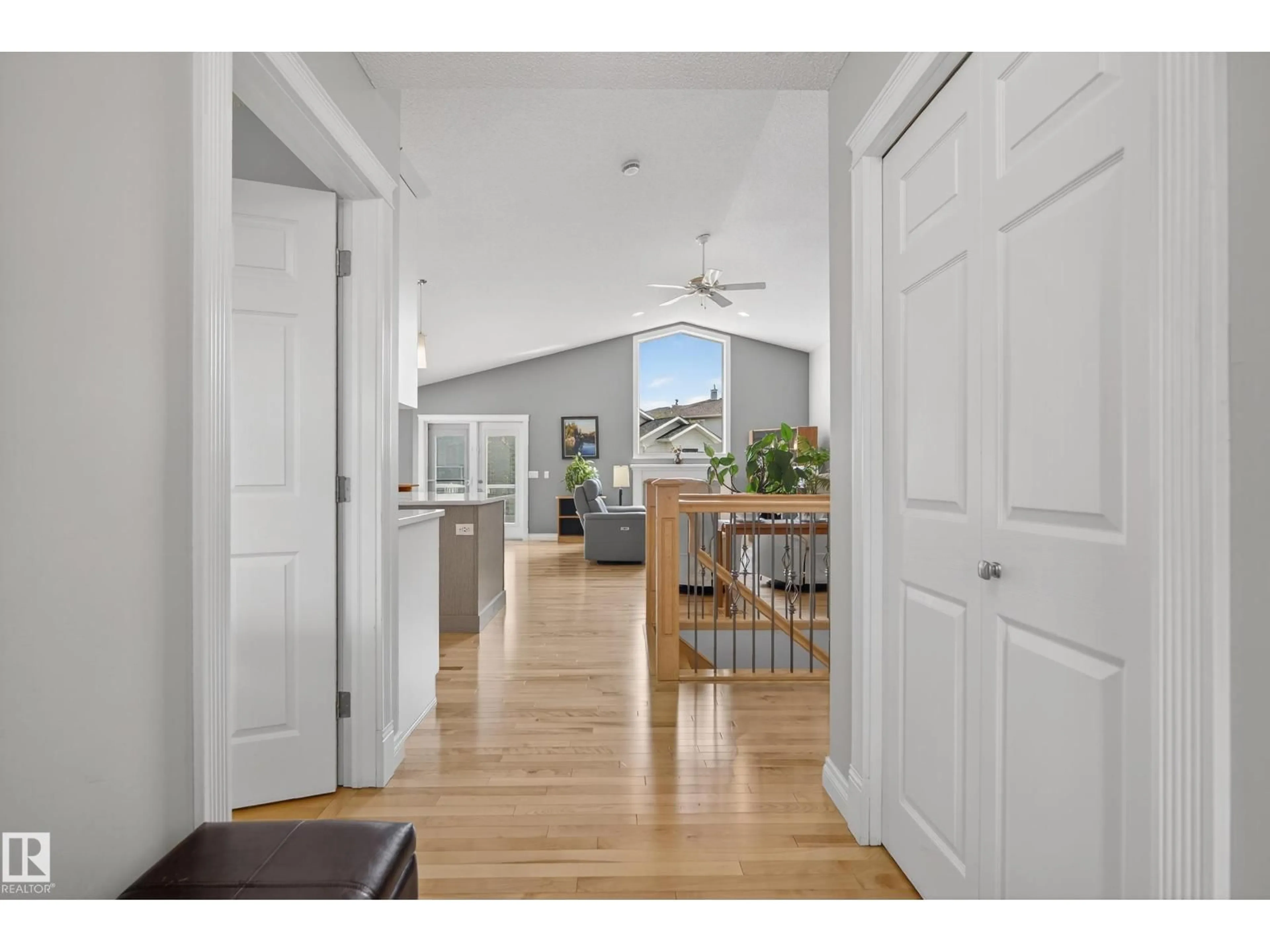 Indoor entryway for 6 HUNTER PL, St. Albert Alberta T8N5W6