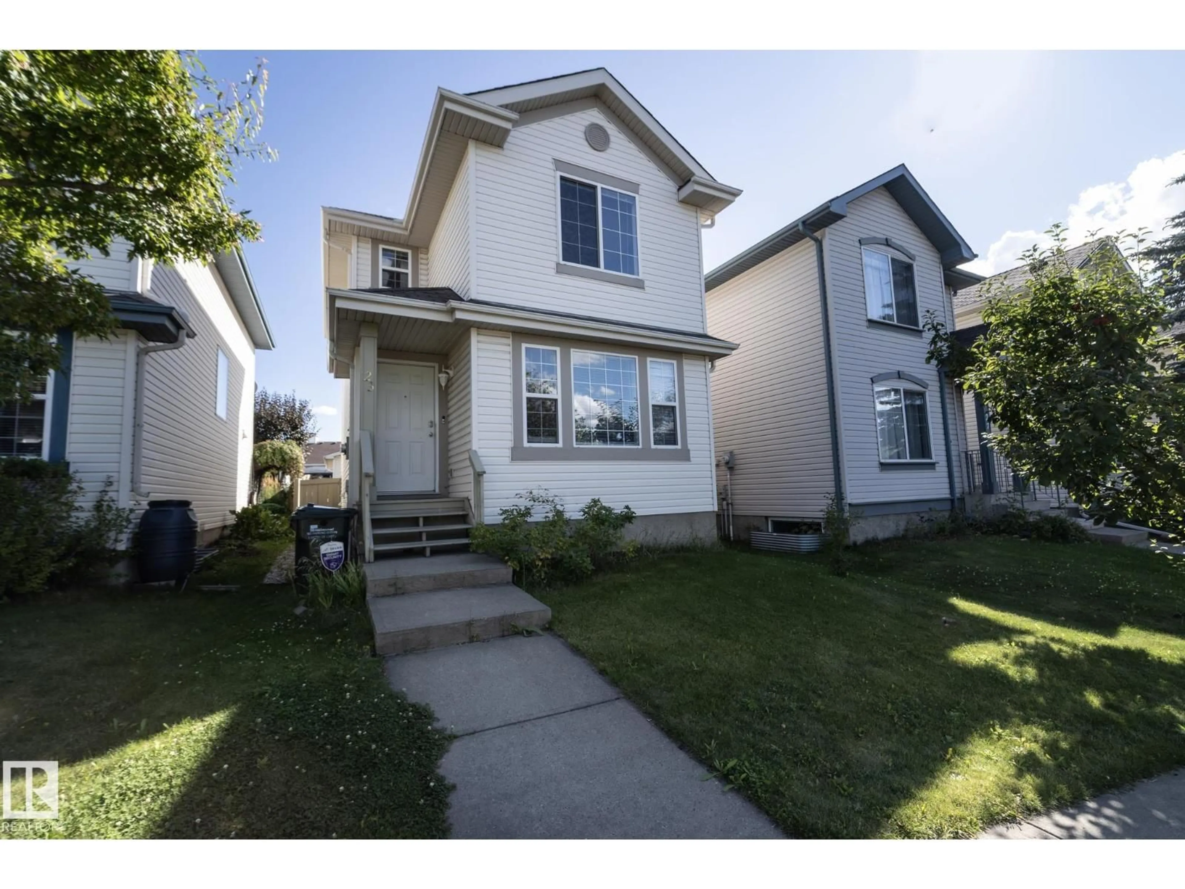 Home with vinyl exterior material, street for 23 BETHEL DR, Sherwood Park Alberta T8H2H1