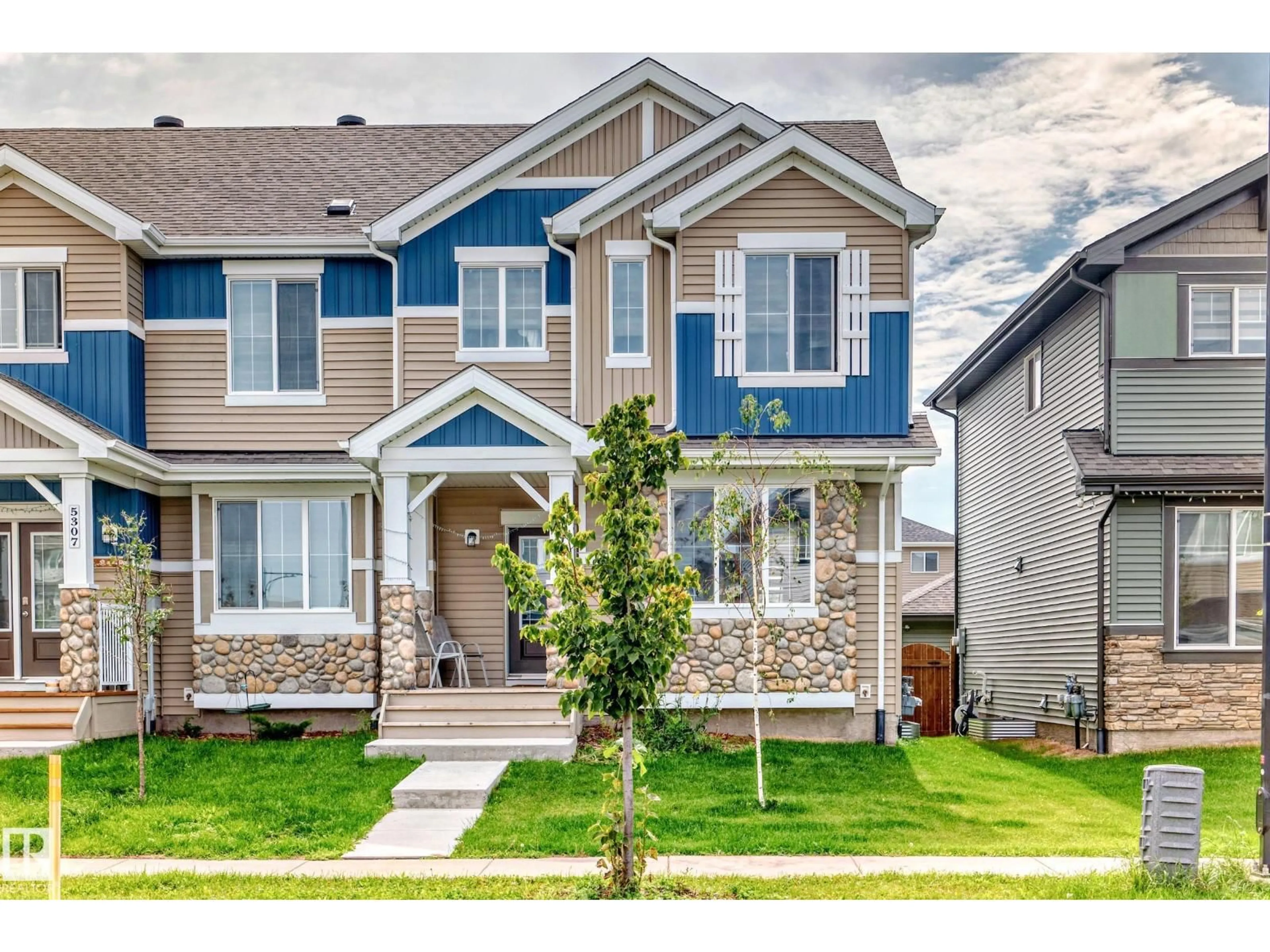 Home with vinyl exterior material, street for 5309 22 AV, Edmonton Alberta T6X0H6