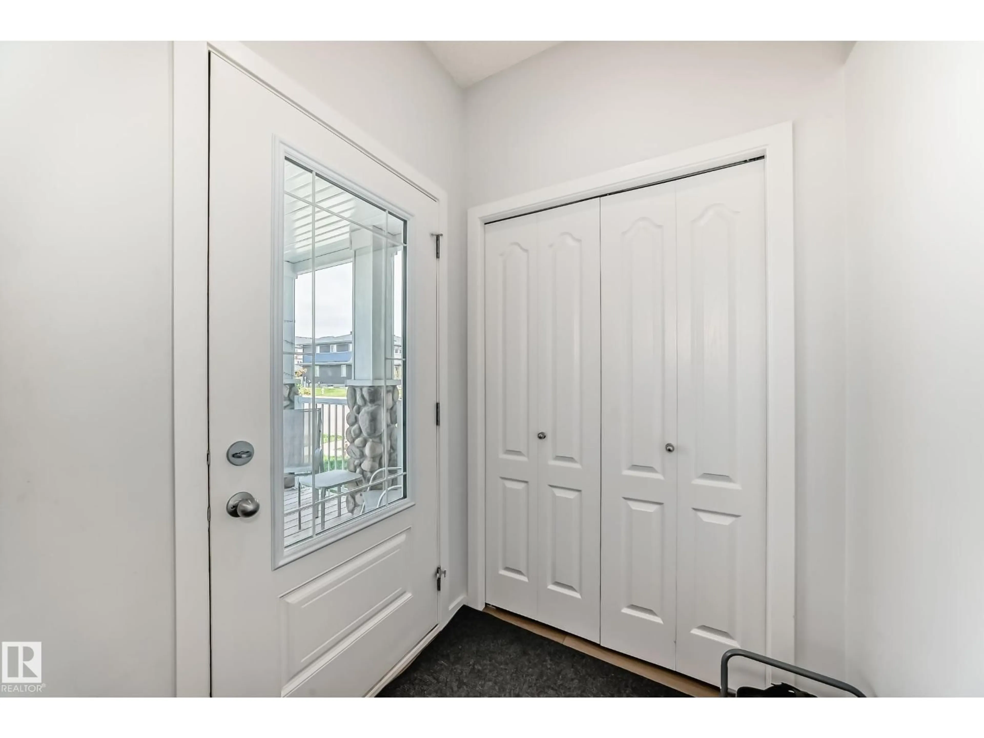 Indoor entryway for 5309 22 AV, Edmonton Alberta T6X0H6