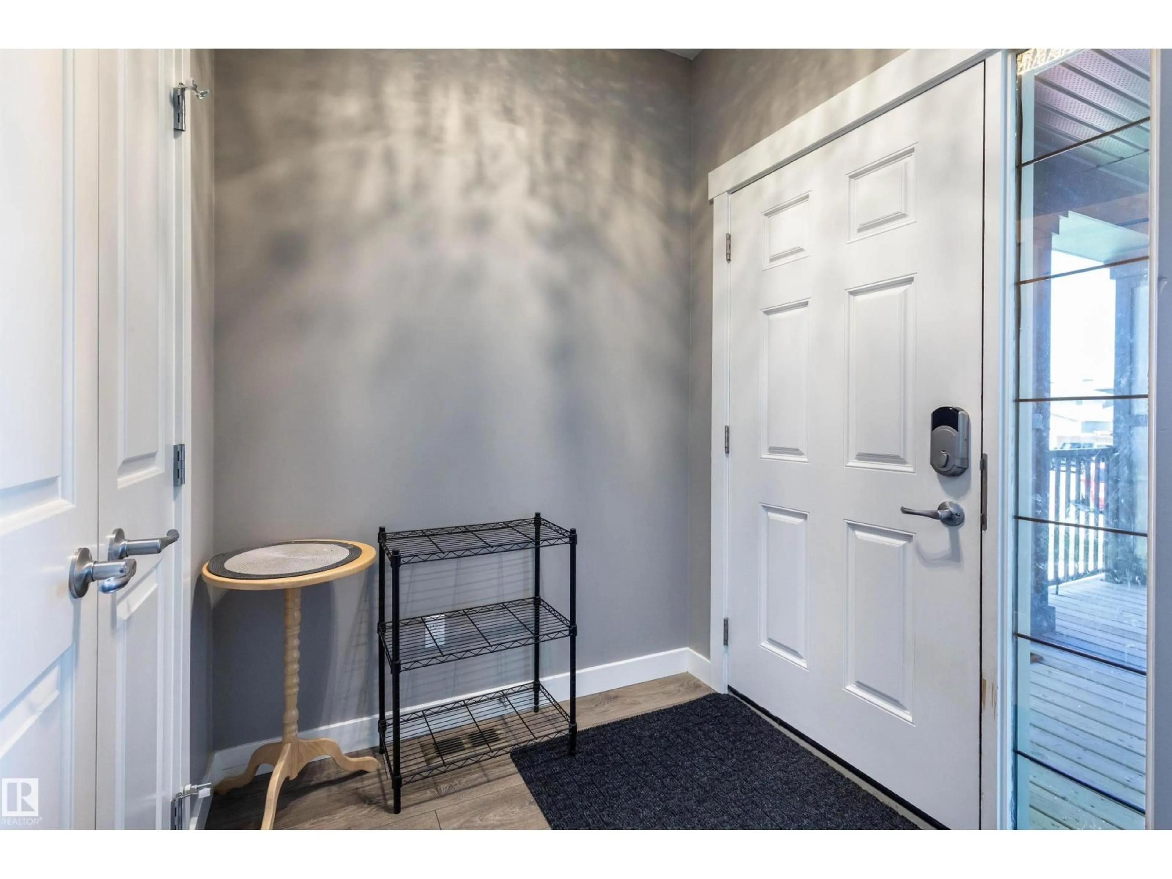 Indoor entryway for 17804 59 ST, Edmonton Alberta T5Y0W8
