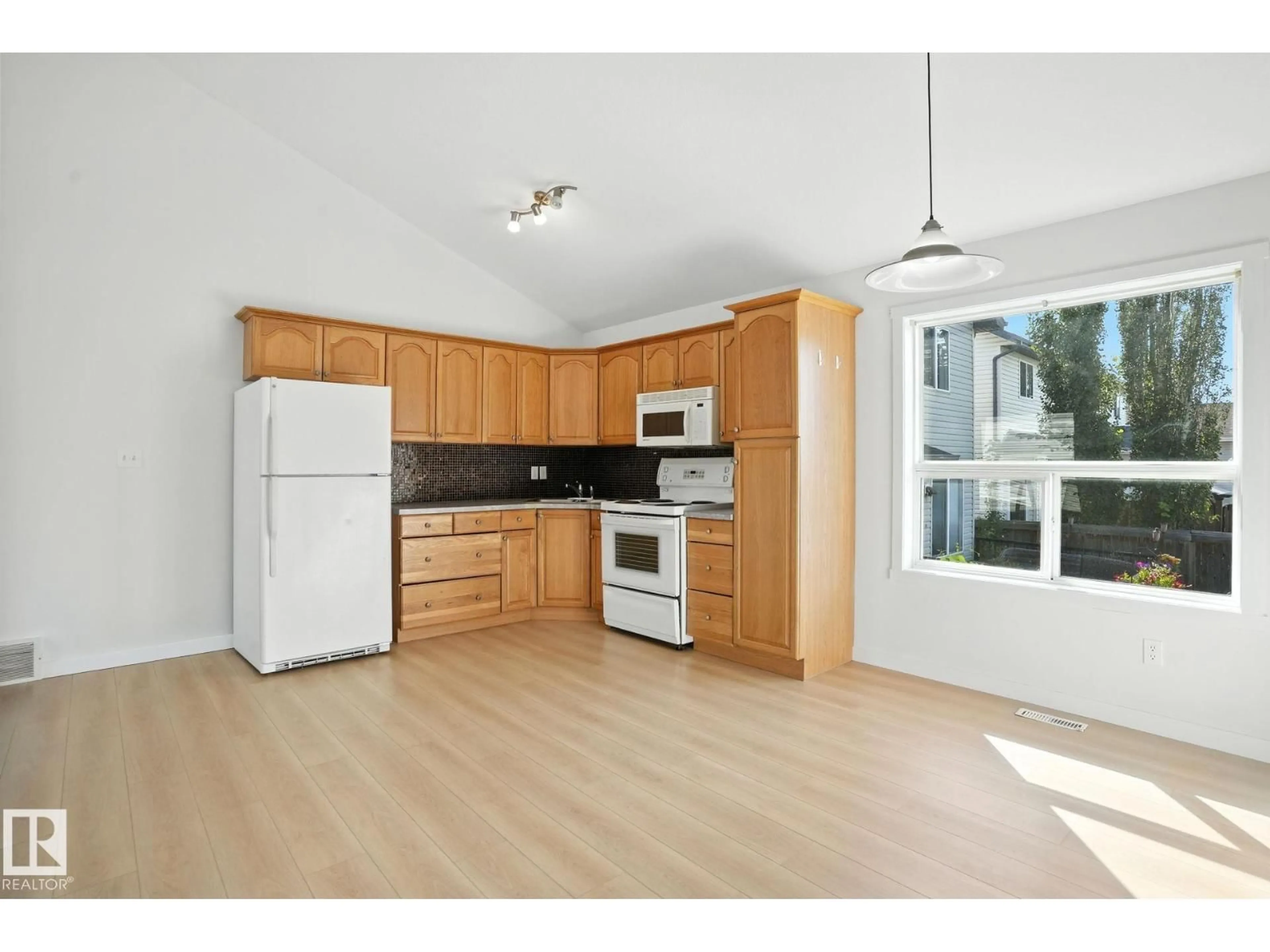 Standard kitchen, wood/laminate floor for NW - 11316 167B AV, Edmonton Alberta T5X6G8