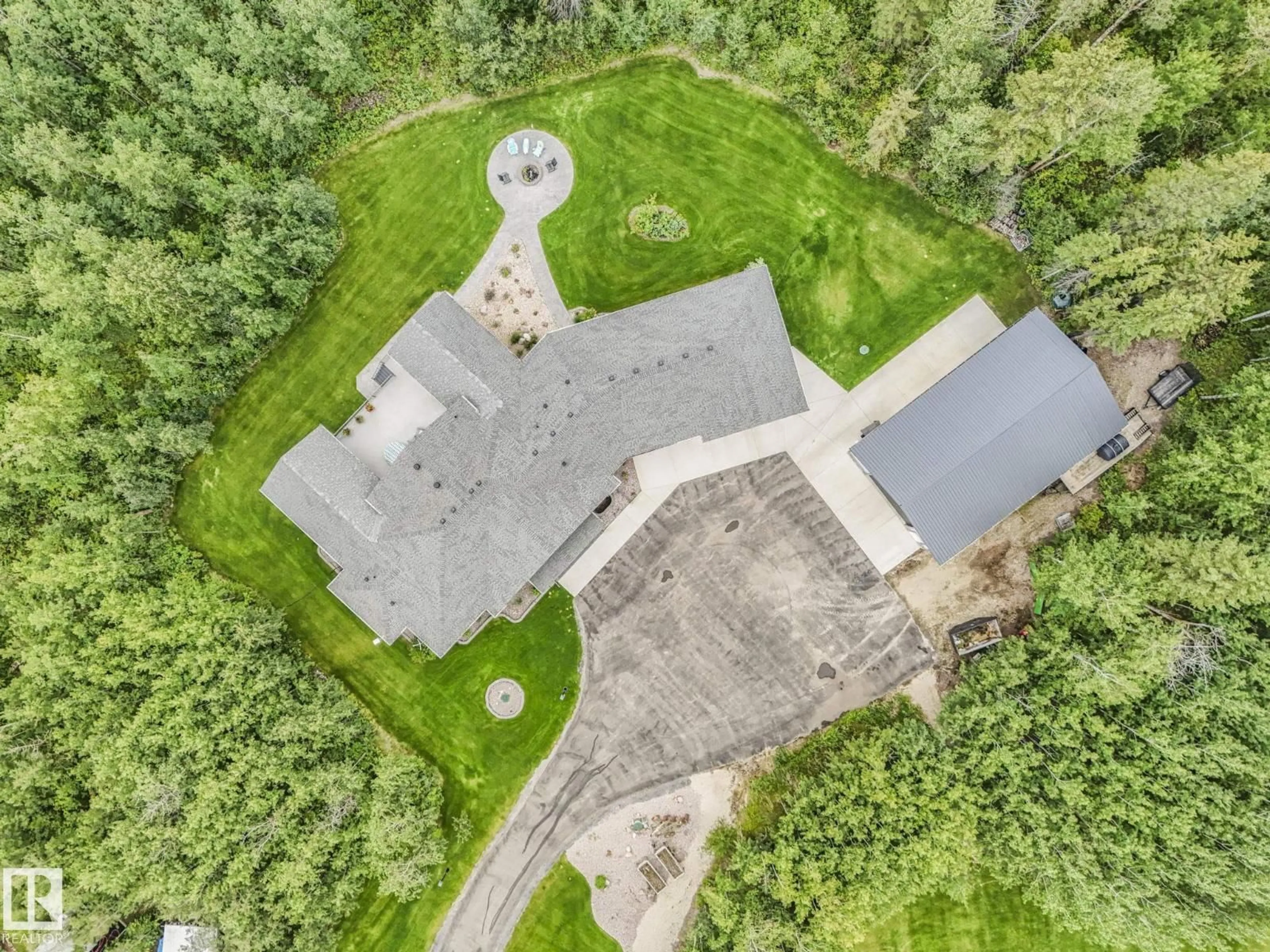 A pic from outside/outdoor area/front of a property/back of a property/a pic from drone, unknown for 1040 RGE ROAD 240 A, Rural Leduc County Alberta T4X0W1