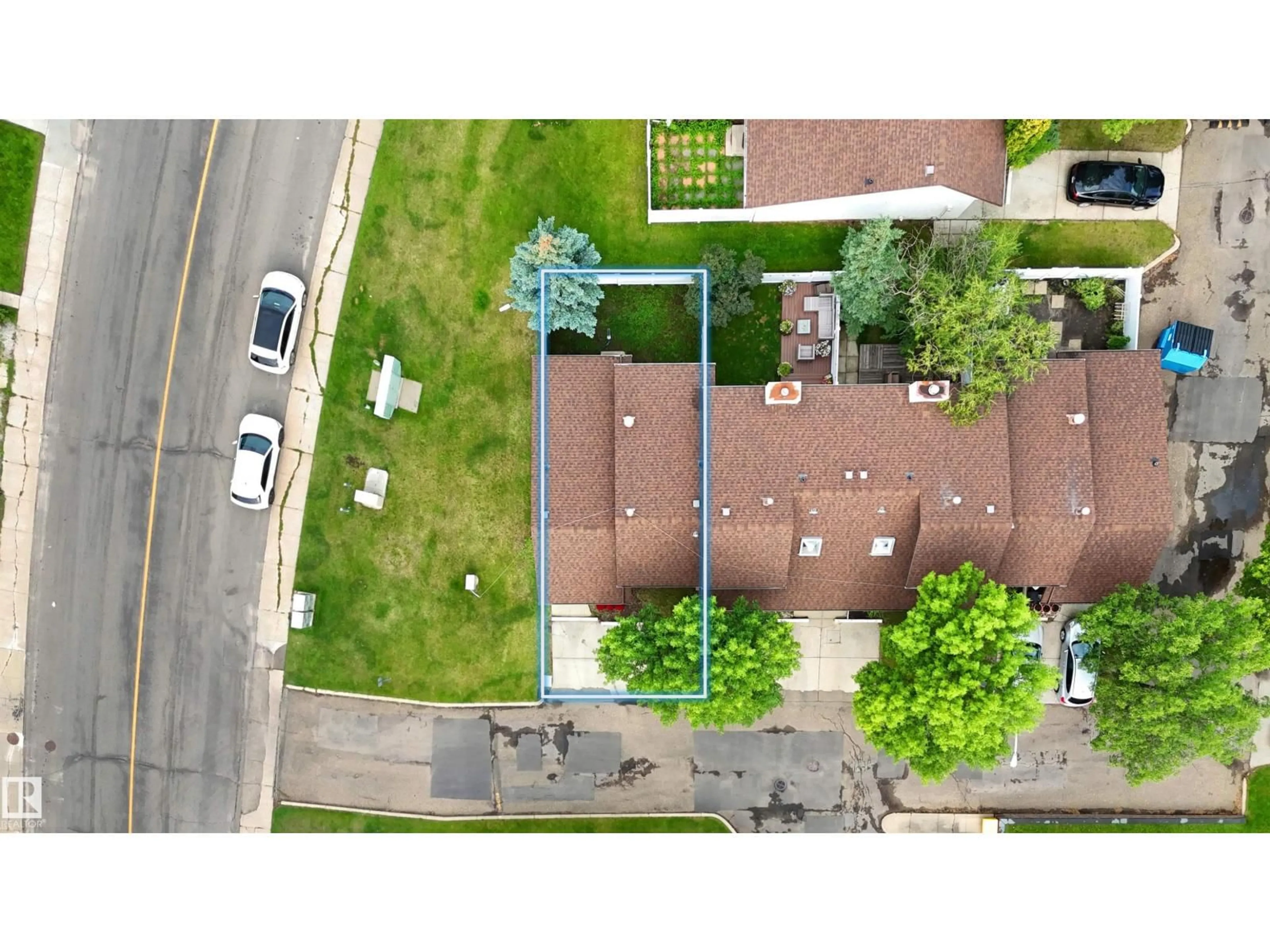 A pic from outside/outdoor area/front of a property/back of a property/a pic from drone, street for NW - 1147 62 ST, Edmonton Alberta T6L2H7
