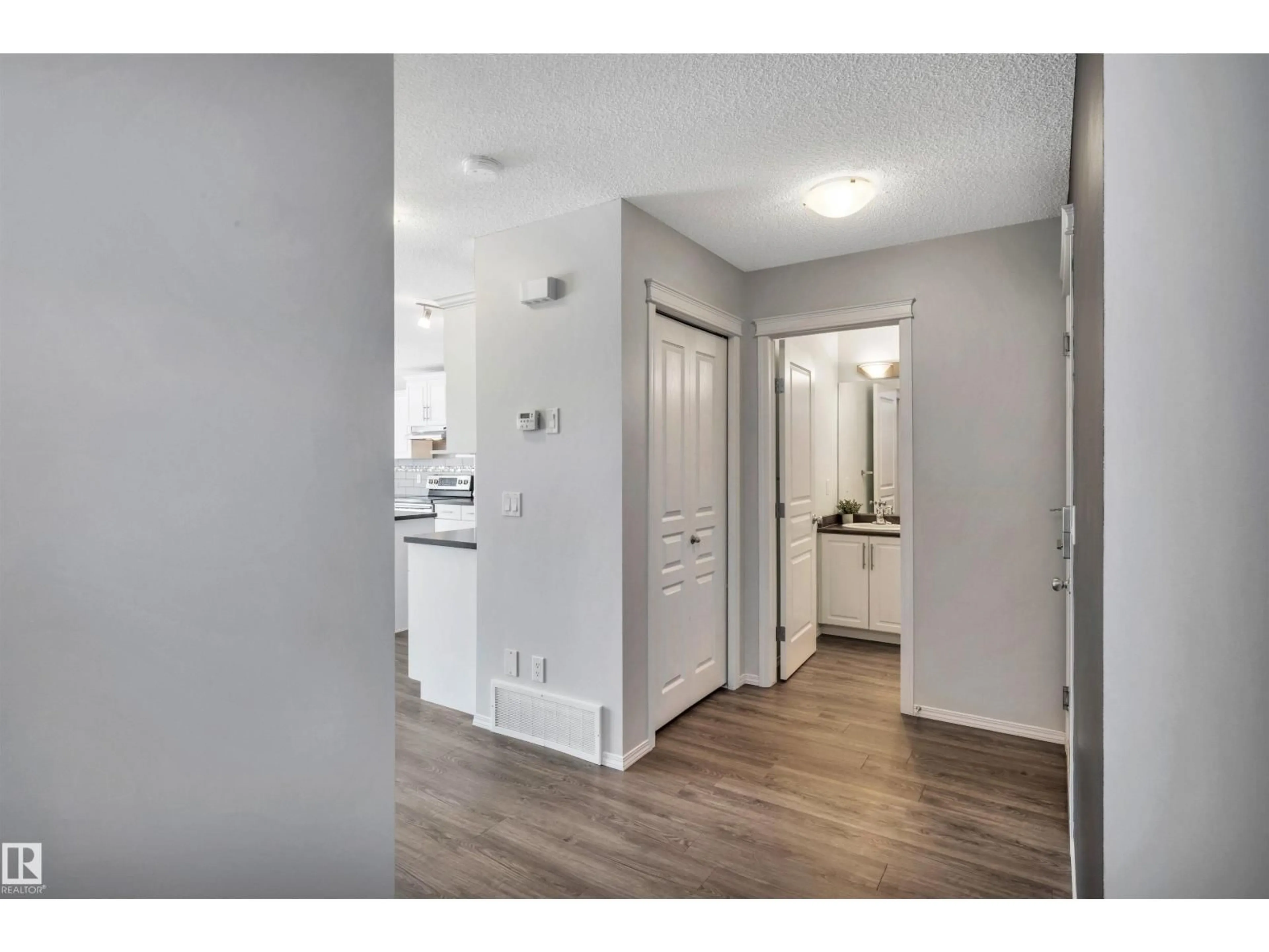 Indoor entryway for 3445 ABBOTT WY, Edmonton Alberta T6W2M3