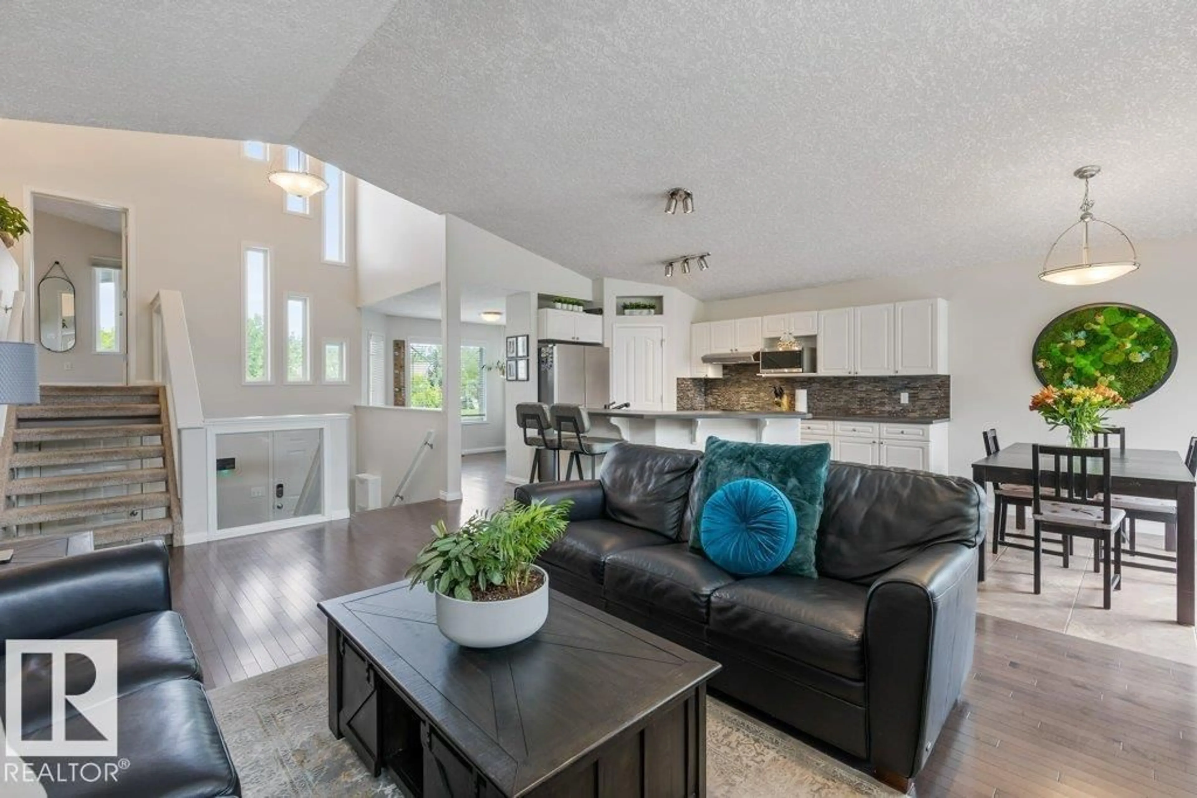Open concept kitchen, unknown for 188 HERITAGE DR, St. Albert Alberta T8N5W4