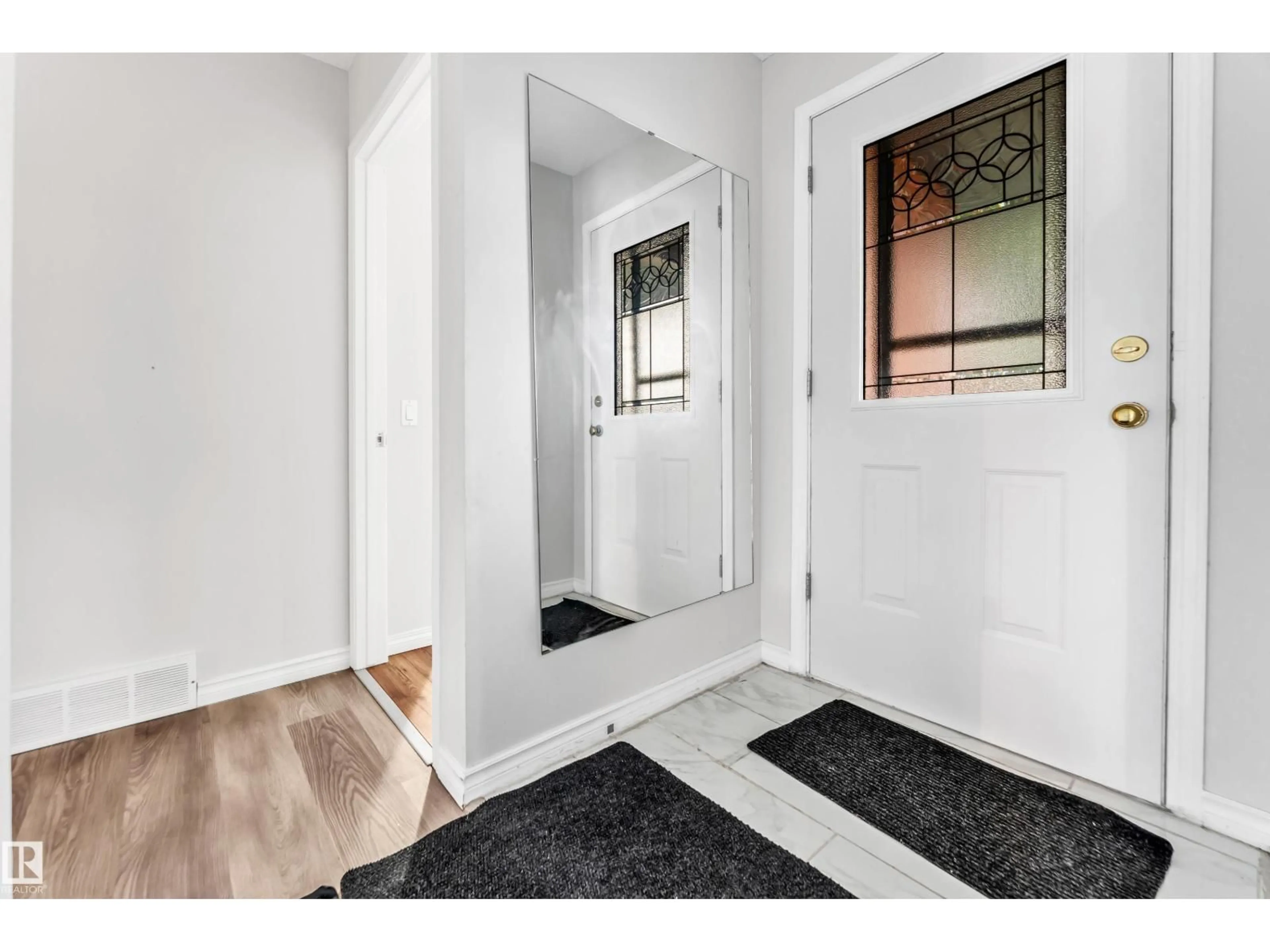 Indoor entryway for 79 GARNET CRES, Sherwood Park Alberta T8A2S1
