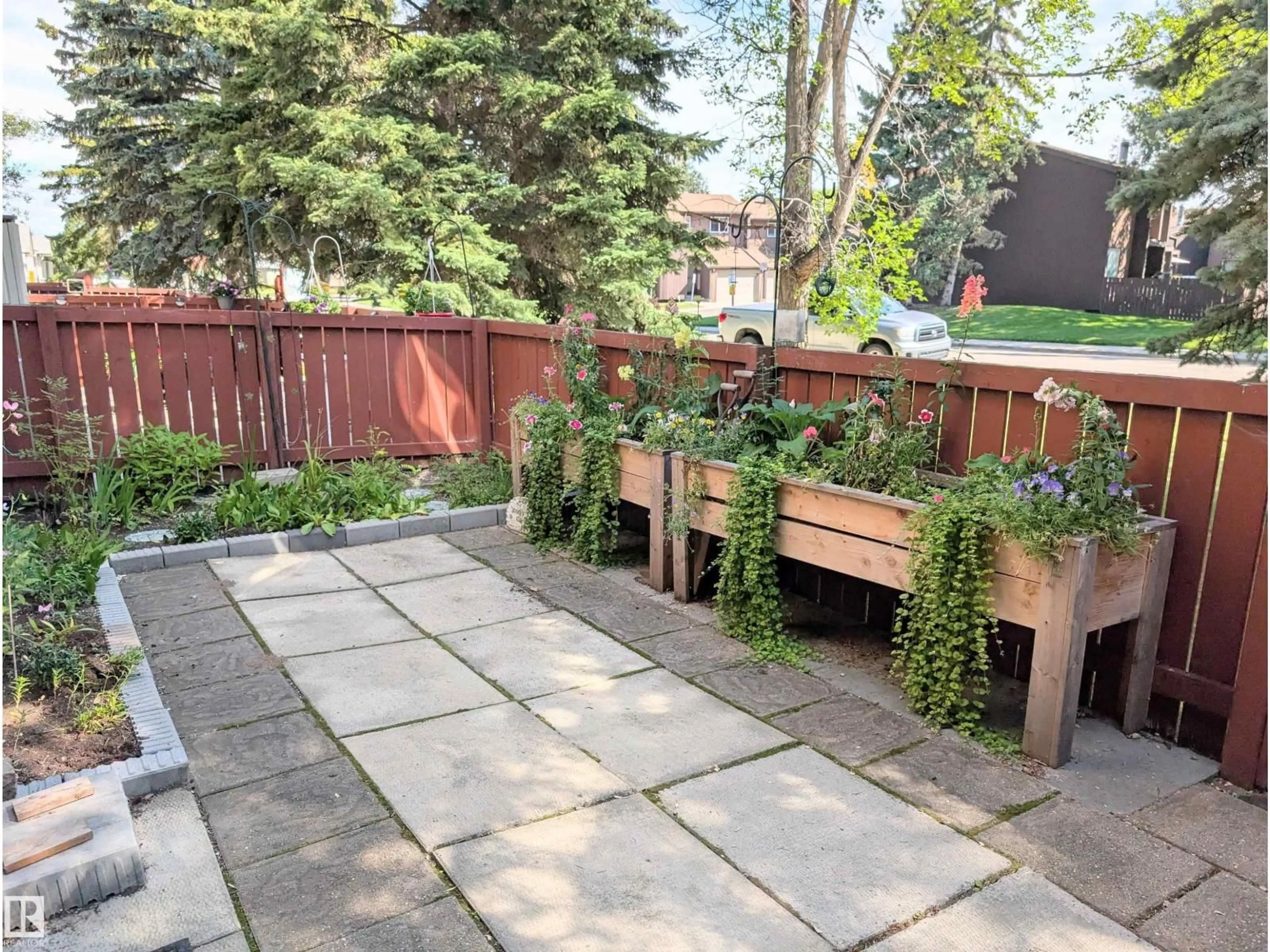 Patio, street for 104 14004 26 ST NW, Edmonton Alberta T5Y1Y4