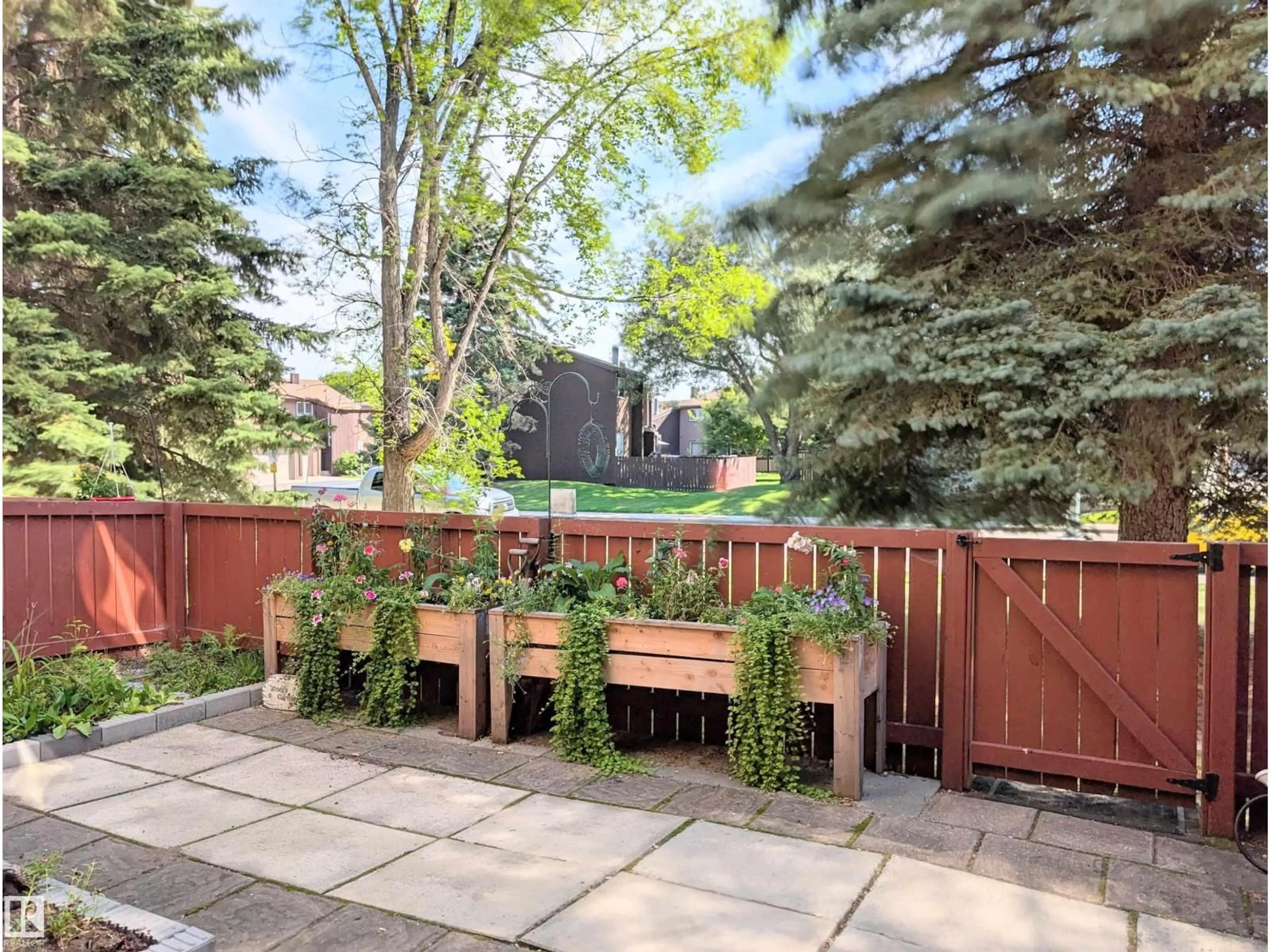 Patio, street for 104 14004 26 ST NW, Edmonton Alberta T5Y1Y4