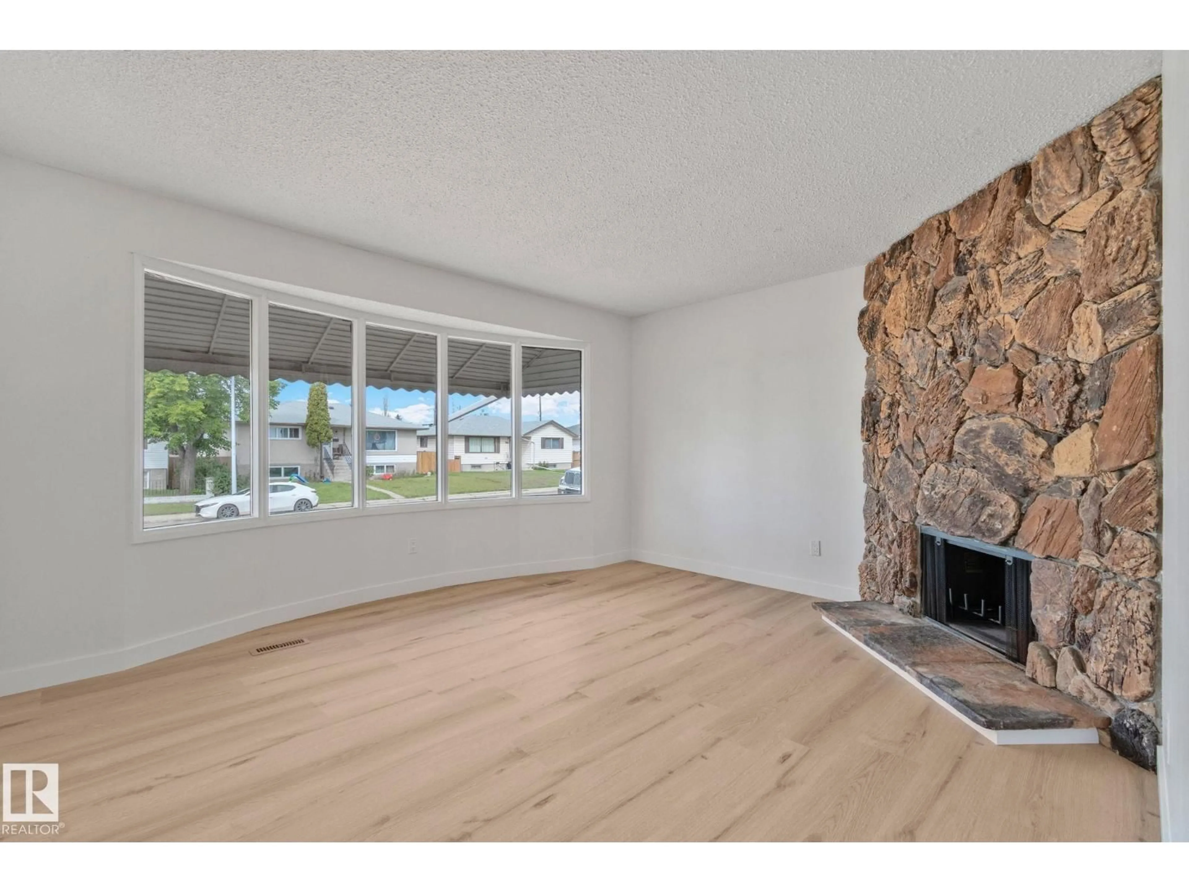 A pic of a room for NW - 13321 119 ST, Edmonton Alberta T5E5M6