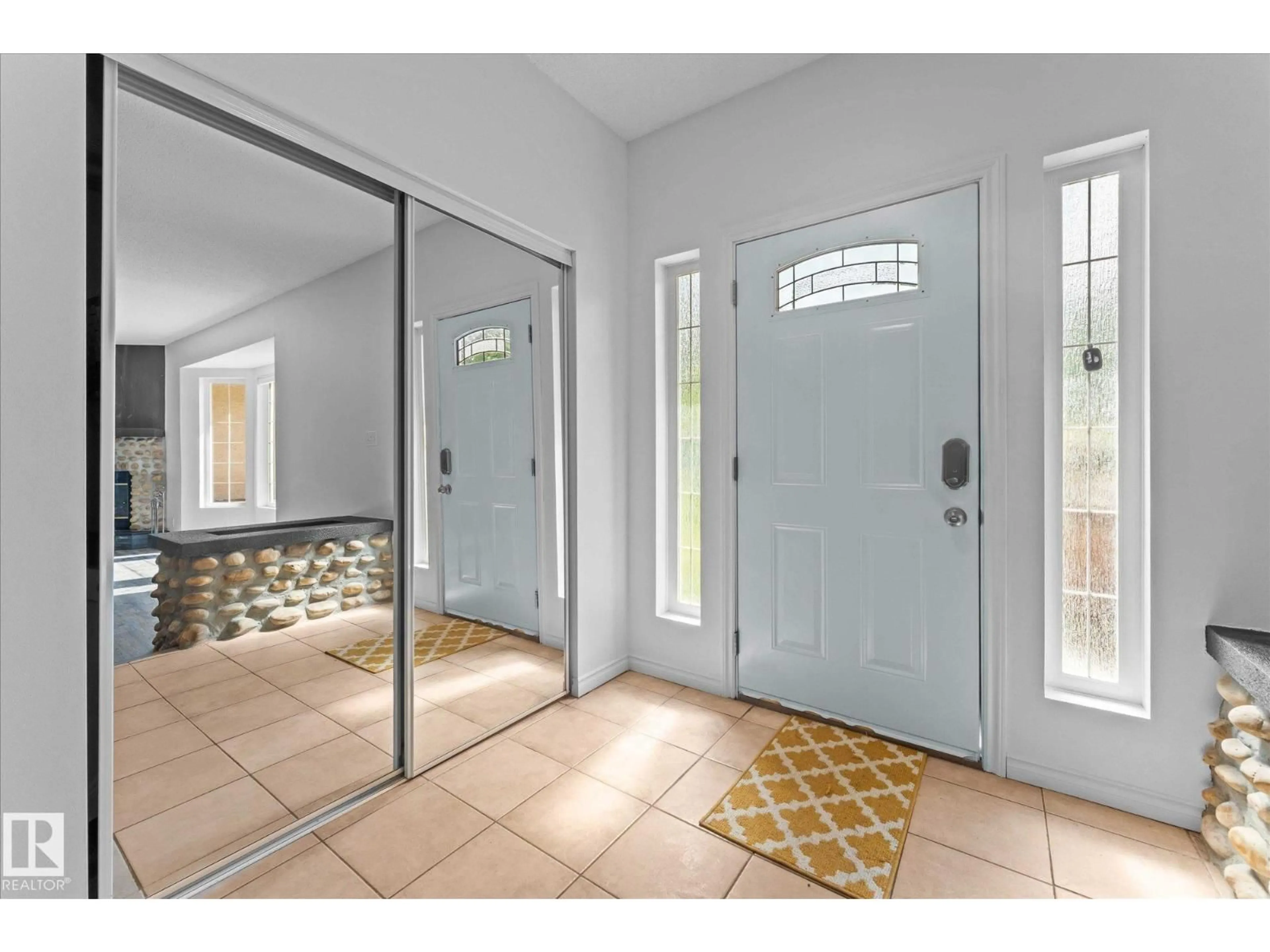 Indoor entryway for 53510 - 151 HWY 43, Rural Lac Ste. Anne County Alberta T0E1V0