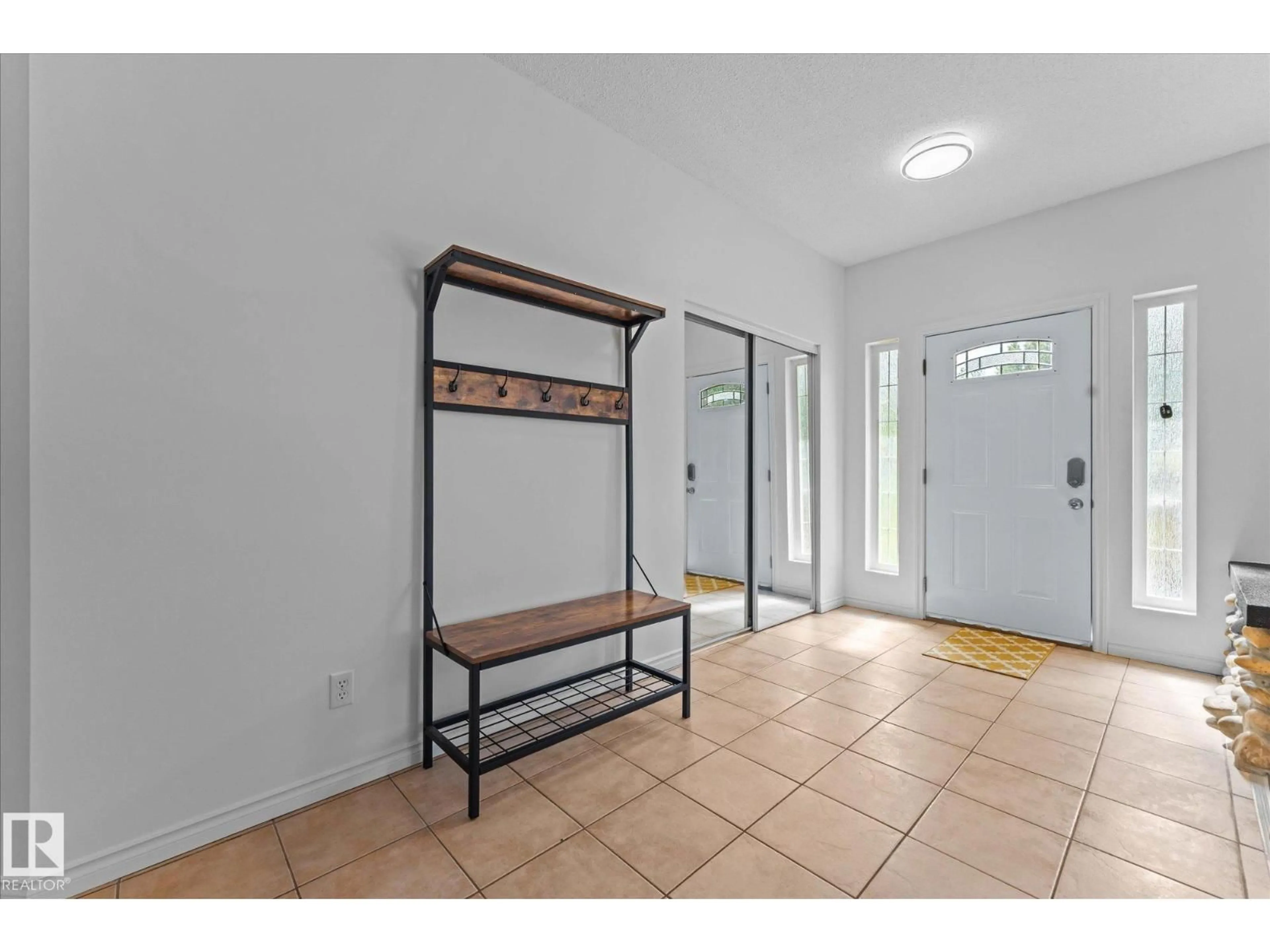 Indoor entryway for 53510 - 151 HWY 43, Rural Lac Ste. Anne County Alberta T0E1V0