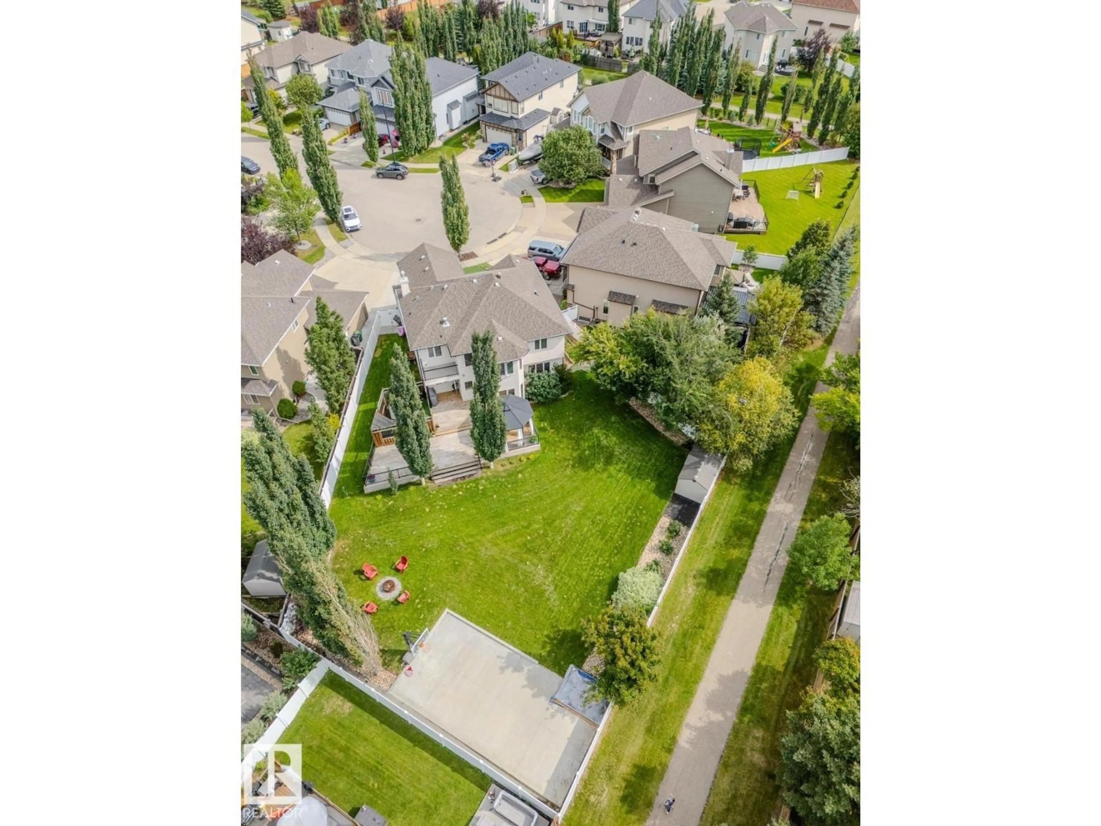 A pic from outside/outdoor area/front of a property/back of a property/a pic from drone, street for 78 RUE MOREAU, Beaumont Alberta T4X1V7