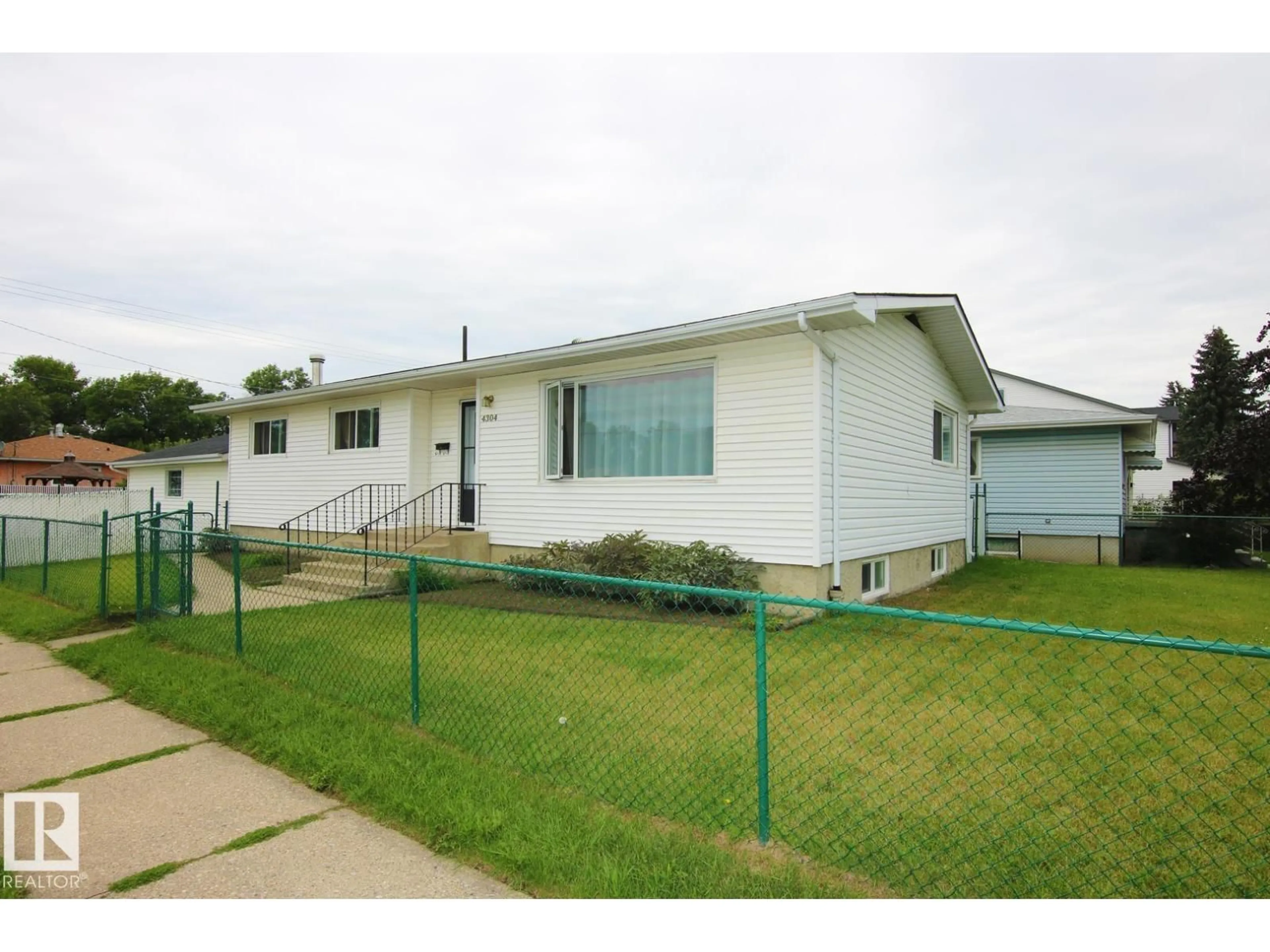 Unknown for 4304 121 AV, Edmonton Alberta T5W1M7