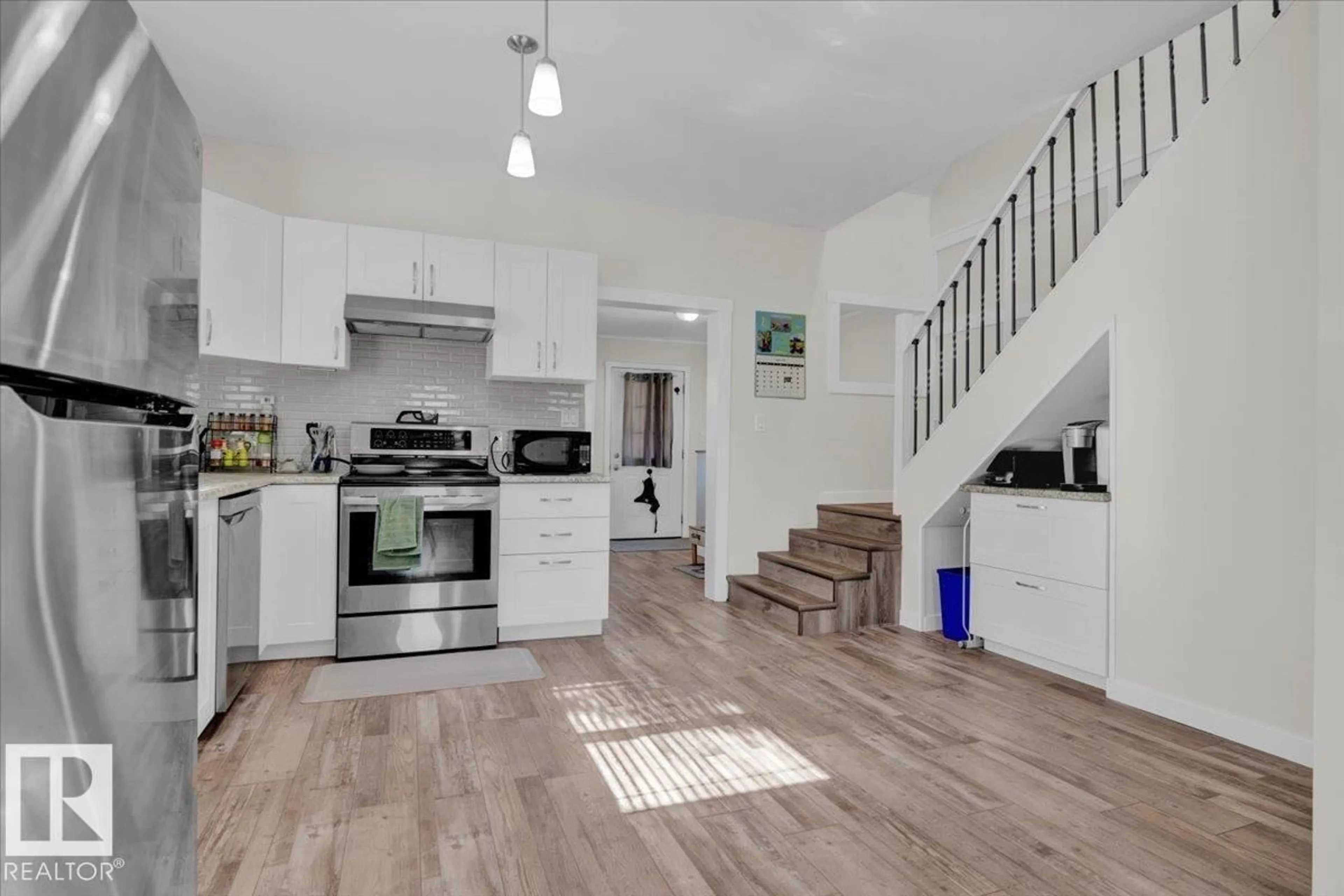 Open concept kitchen, unknown for 5319 52 AV, Mundare Alberta T0B3H0