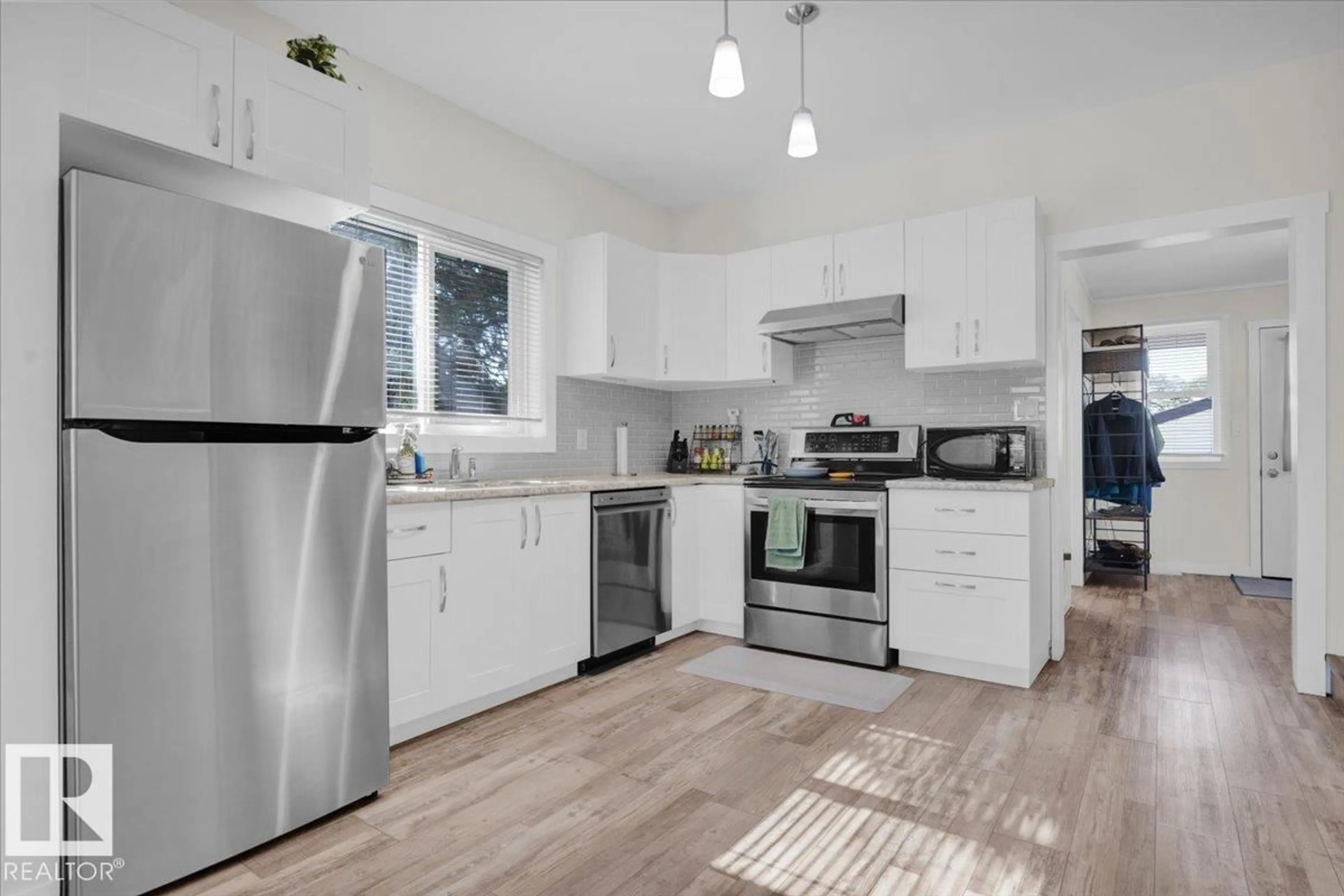 Open concept kitchen, unknown for 5319 52 AV, Mundare Alberta T0B3H0