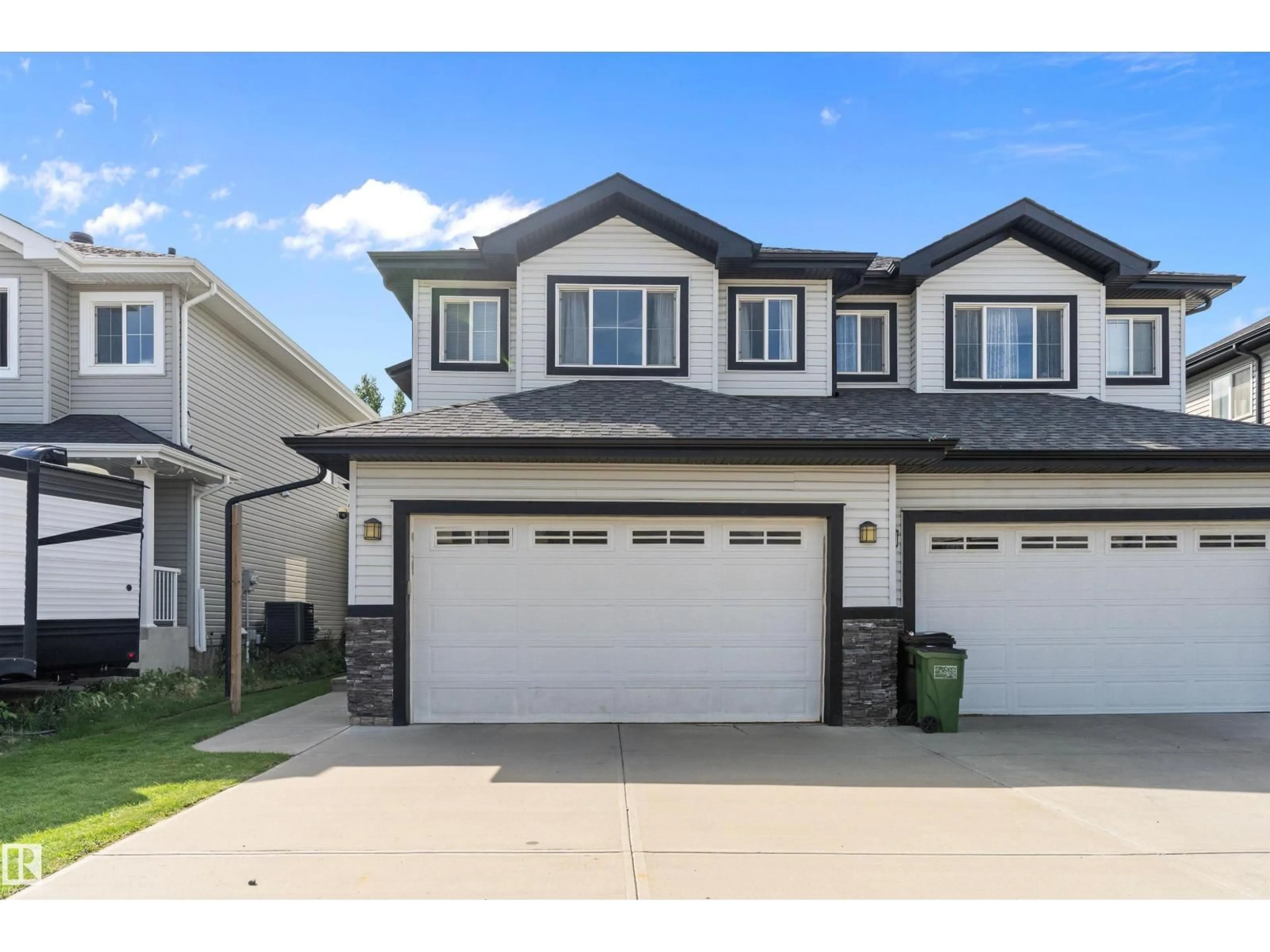 Home with vinyl exterior material, street for NW - 15132 31 ST, Edmonton Alberta T5Y0S3