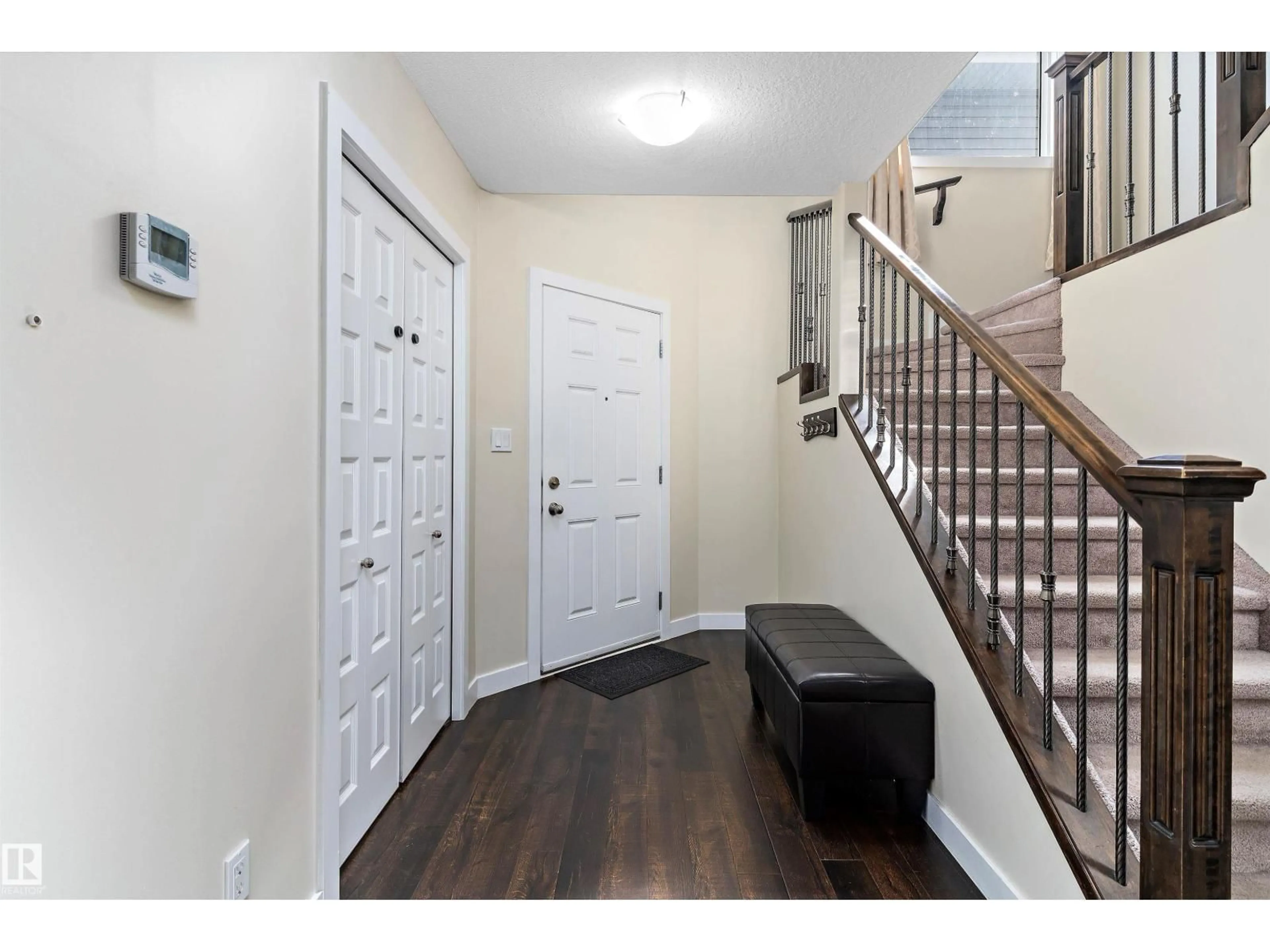 Indoor entryway for NW - 15132 31 ST, Edmonton Alberta T5Y0S3