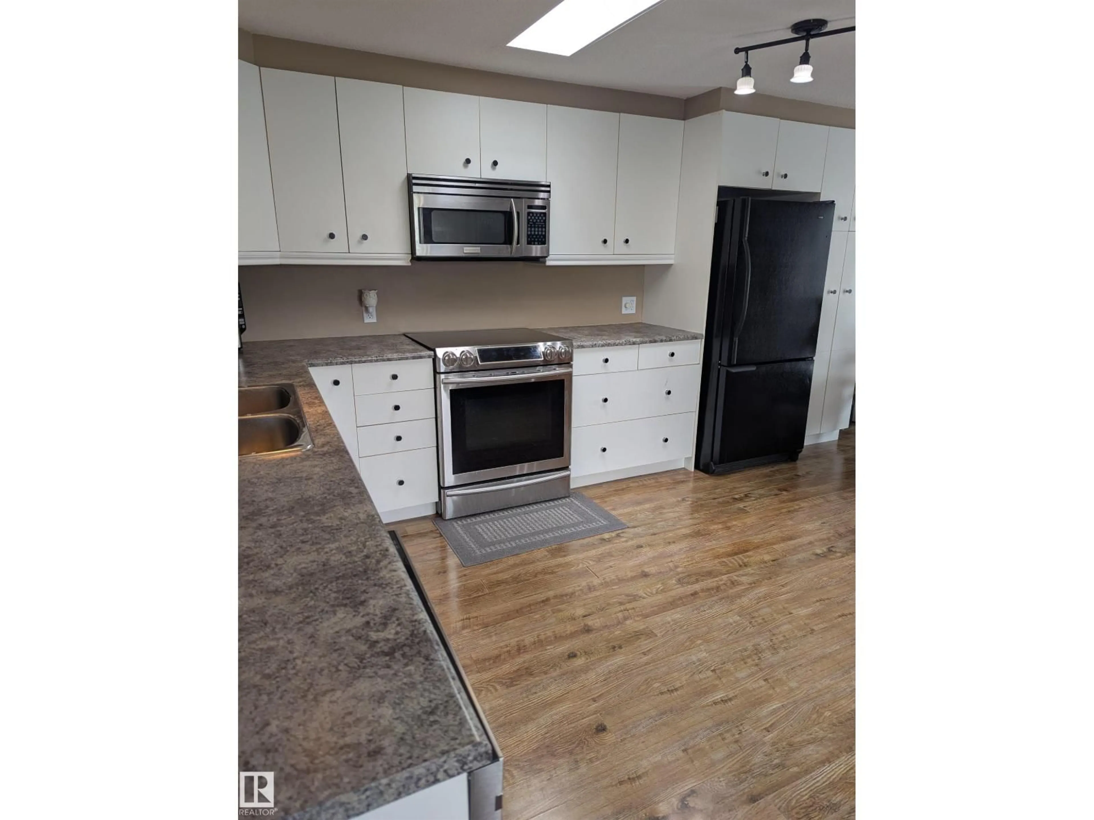 Open concept kitchen, unknown for 50312 RANGE ROAD 200, Rural Beaver County Alberta T0B4J2
