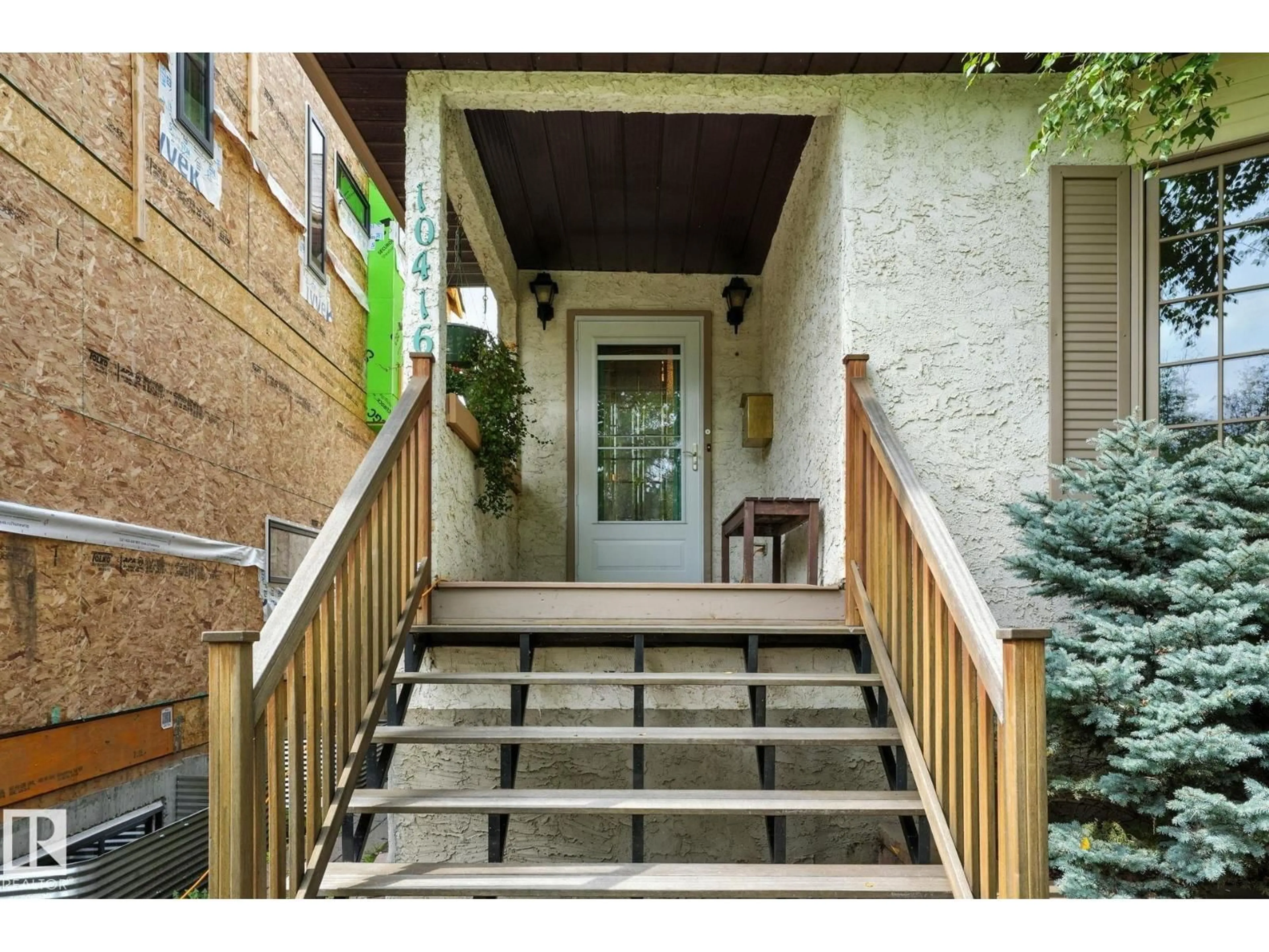 Indoor entryway for NW - 10416 126 ST, Edmonton Alberta T5T5N3